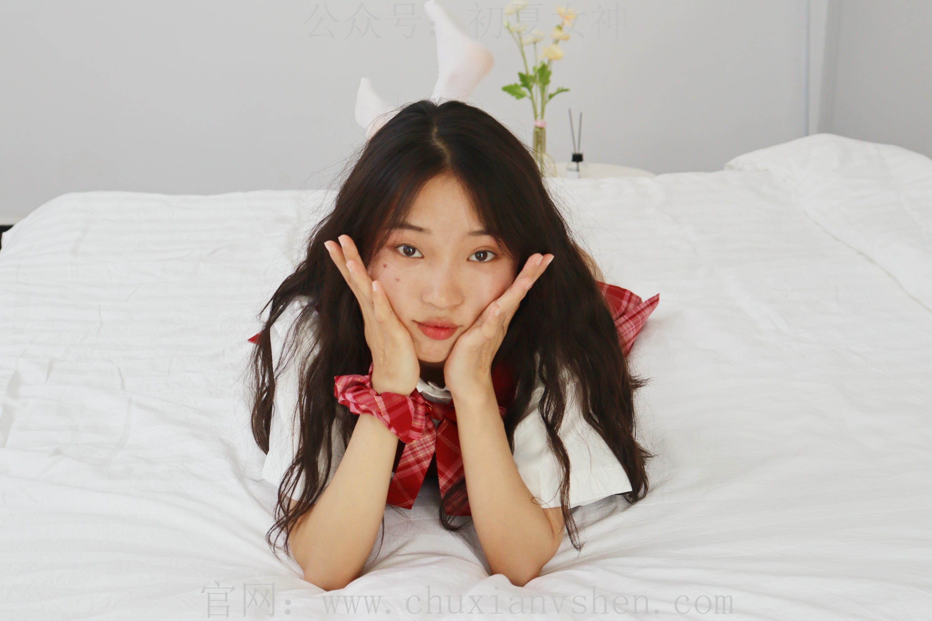 初夏女神 NO.229 蓝莓~S码大红色JK套搭小黑皮鞋 [100P1V 6.11 GB]_第4集