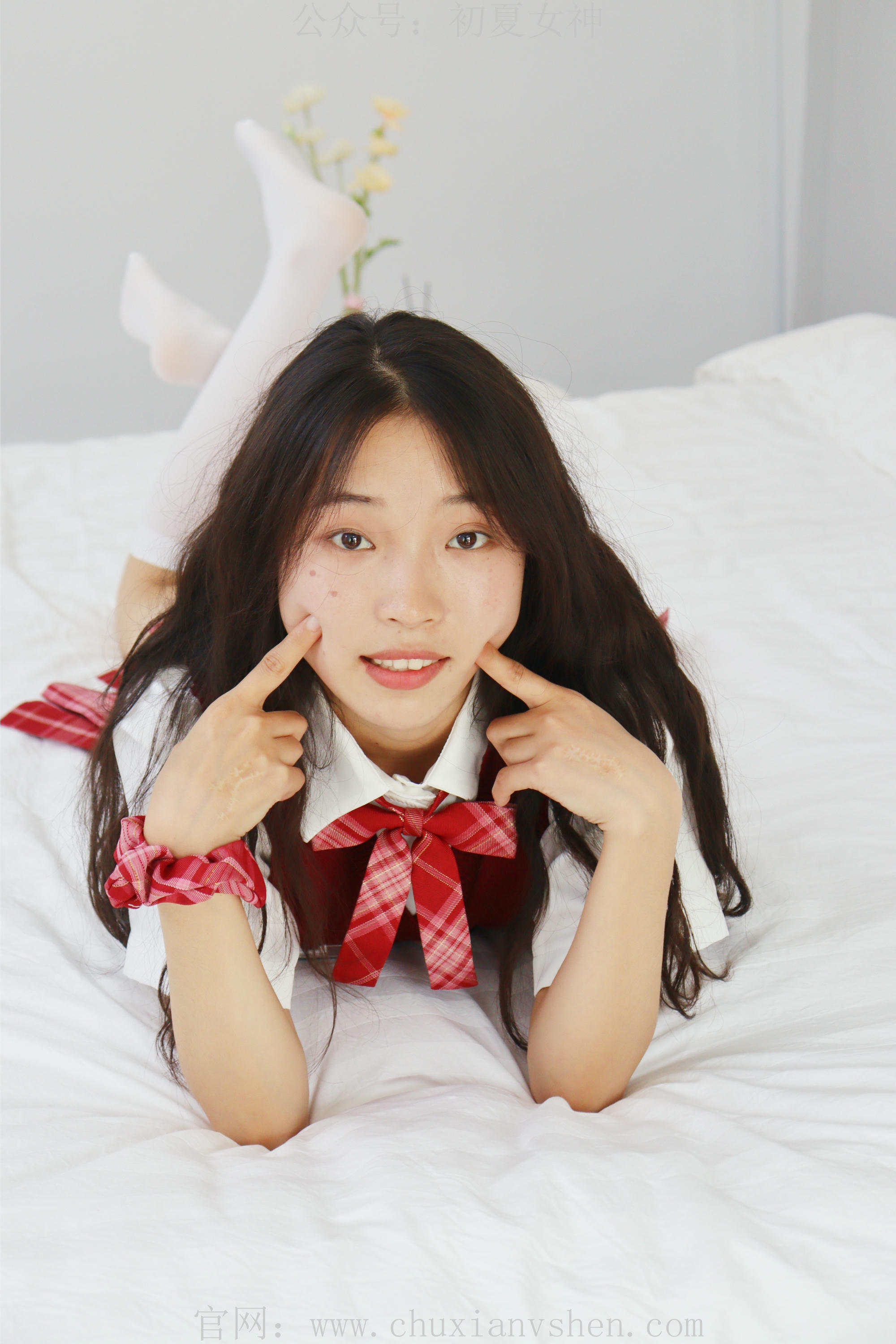 初夏女神 NO.229 蓝莓~S码大红色JK套搭小黑皮鞋 [100P1V 6.11 GB]_第4集