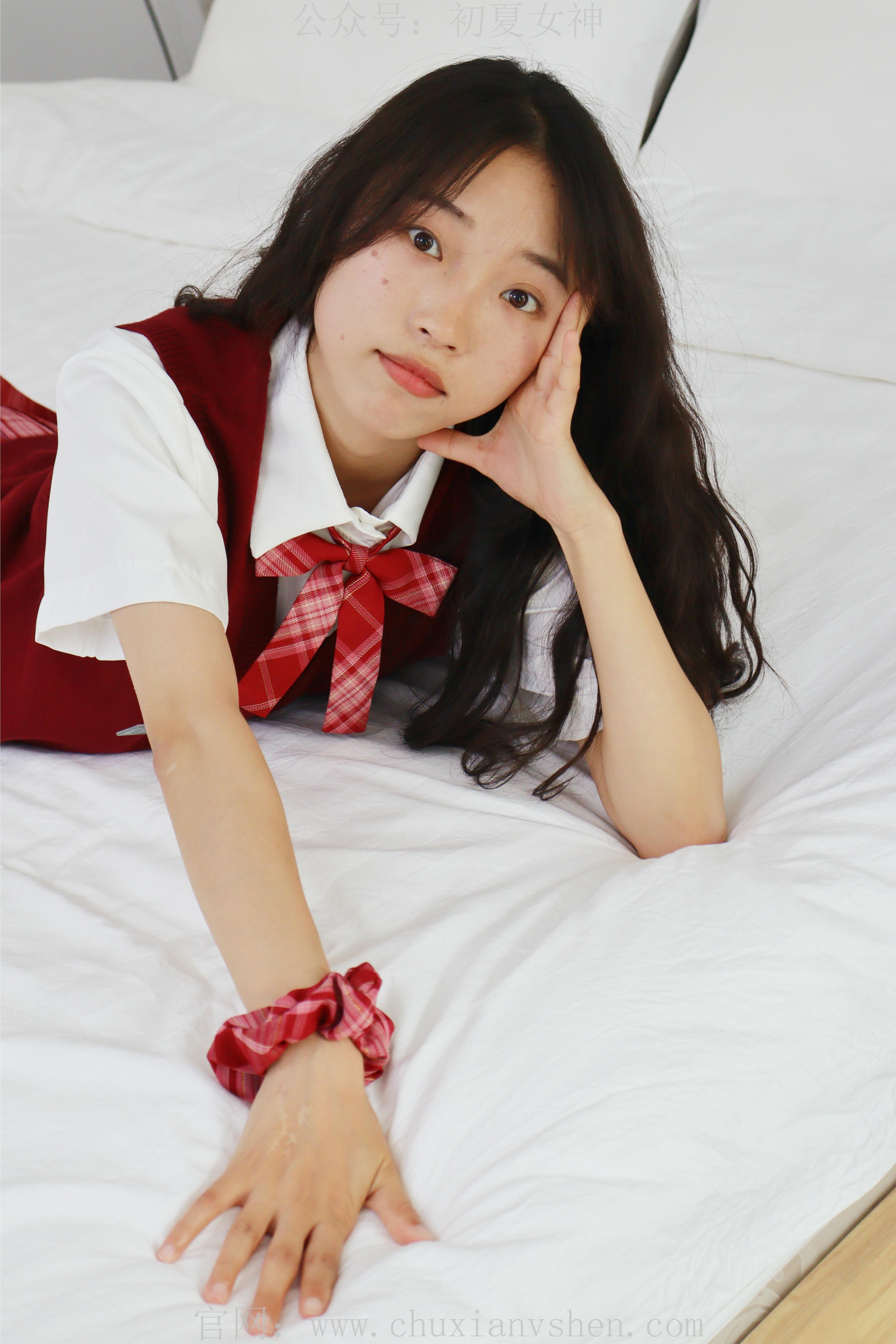 初夏女神 NO.229 蓝莓~S码大红色JK套搭小黑皮鞋 [100P1V 6.11 GB]_第5集