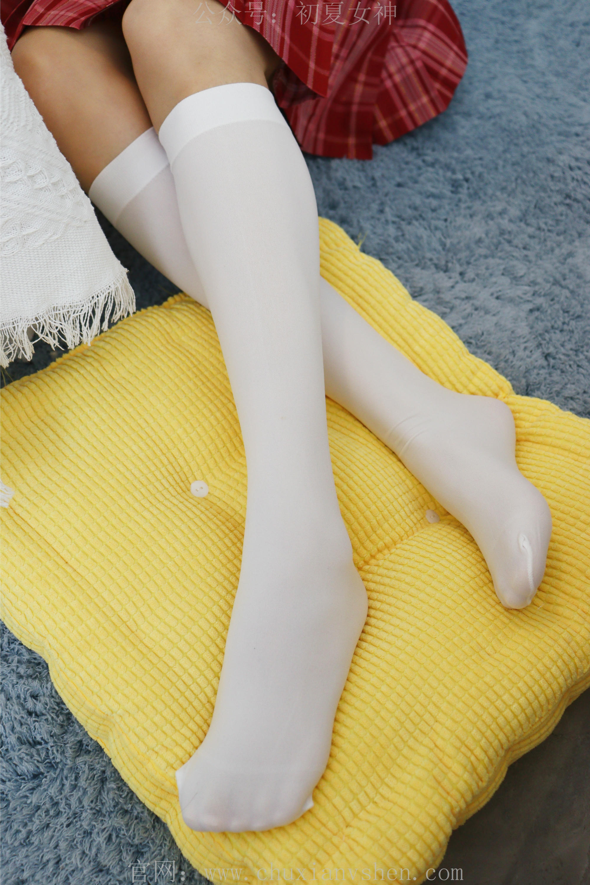 初夏女神 NO.229 蓝莓~S码大红色JK套搭小黑皮鞋 [100P1V 6.11 GB]_第5集