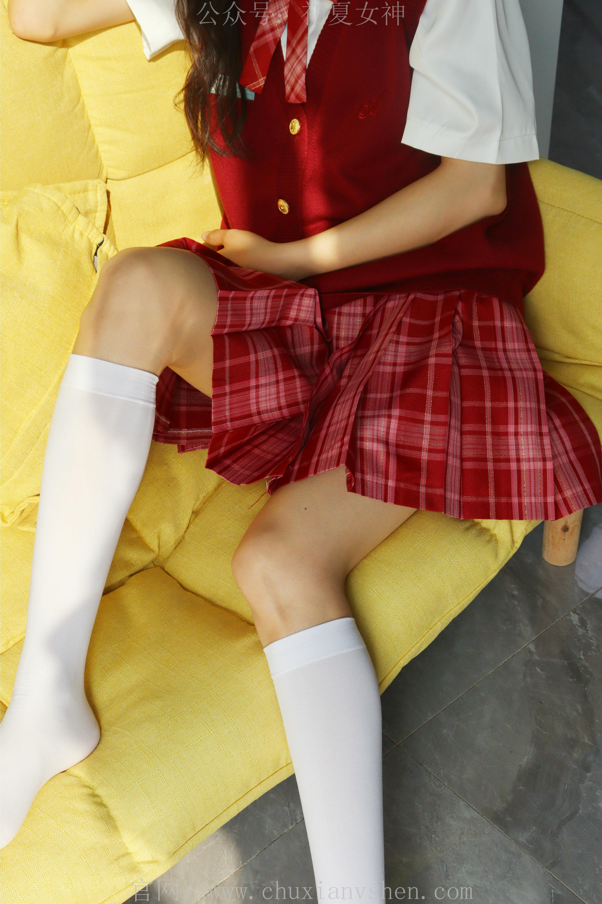 初夏女神 NO.229 蓝莓~S码大红色JK套搭小黑皮鞋 [100P1V 6.11 GB]_第5集