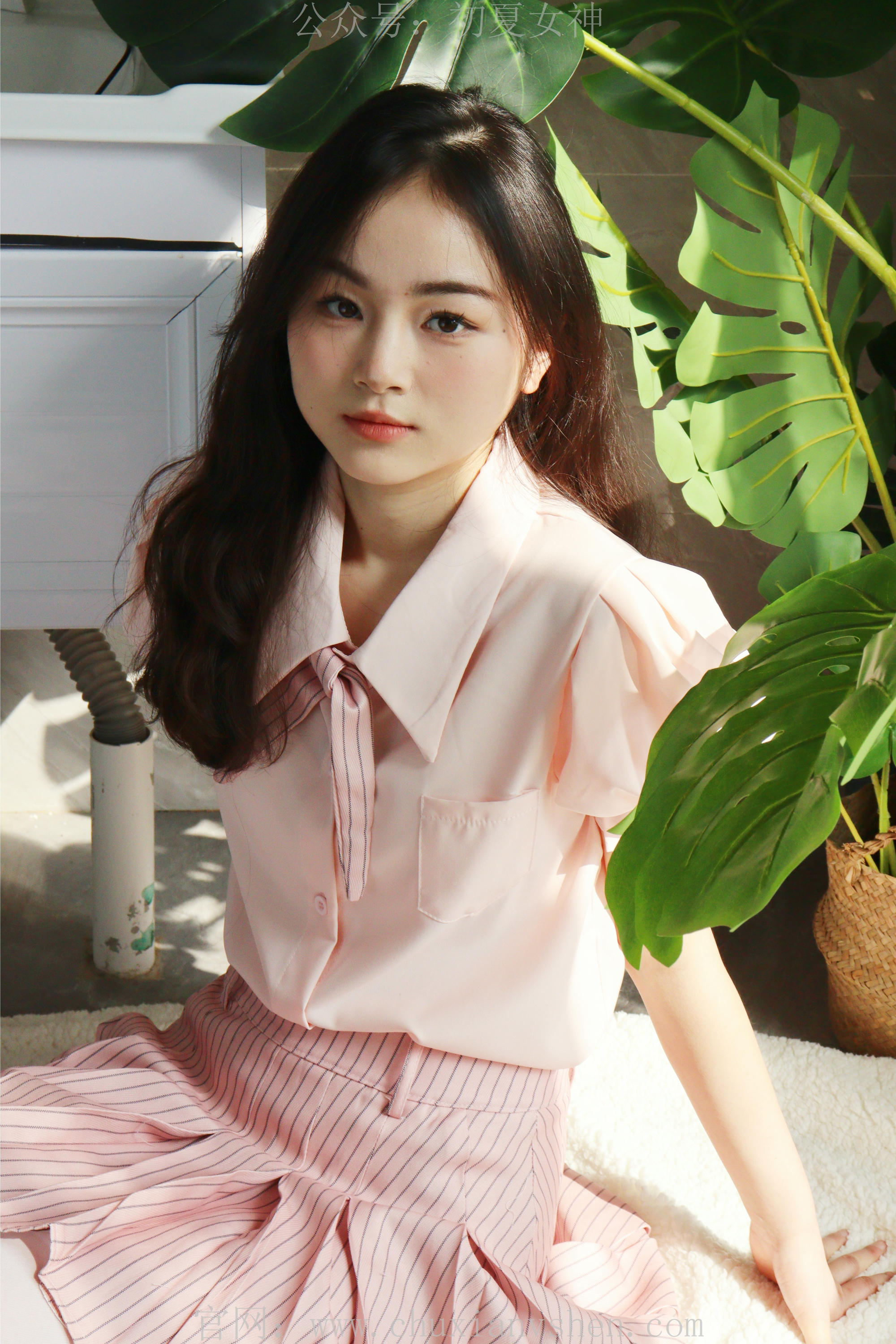 初夏女神 NO.230 十一~粉色S码休闲JK搭白色高跟鞋 [97P1V 6.40 GB]_第1集