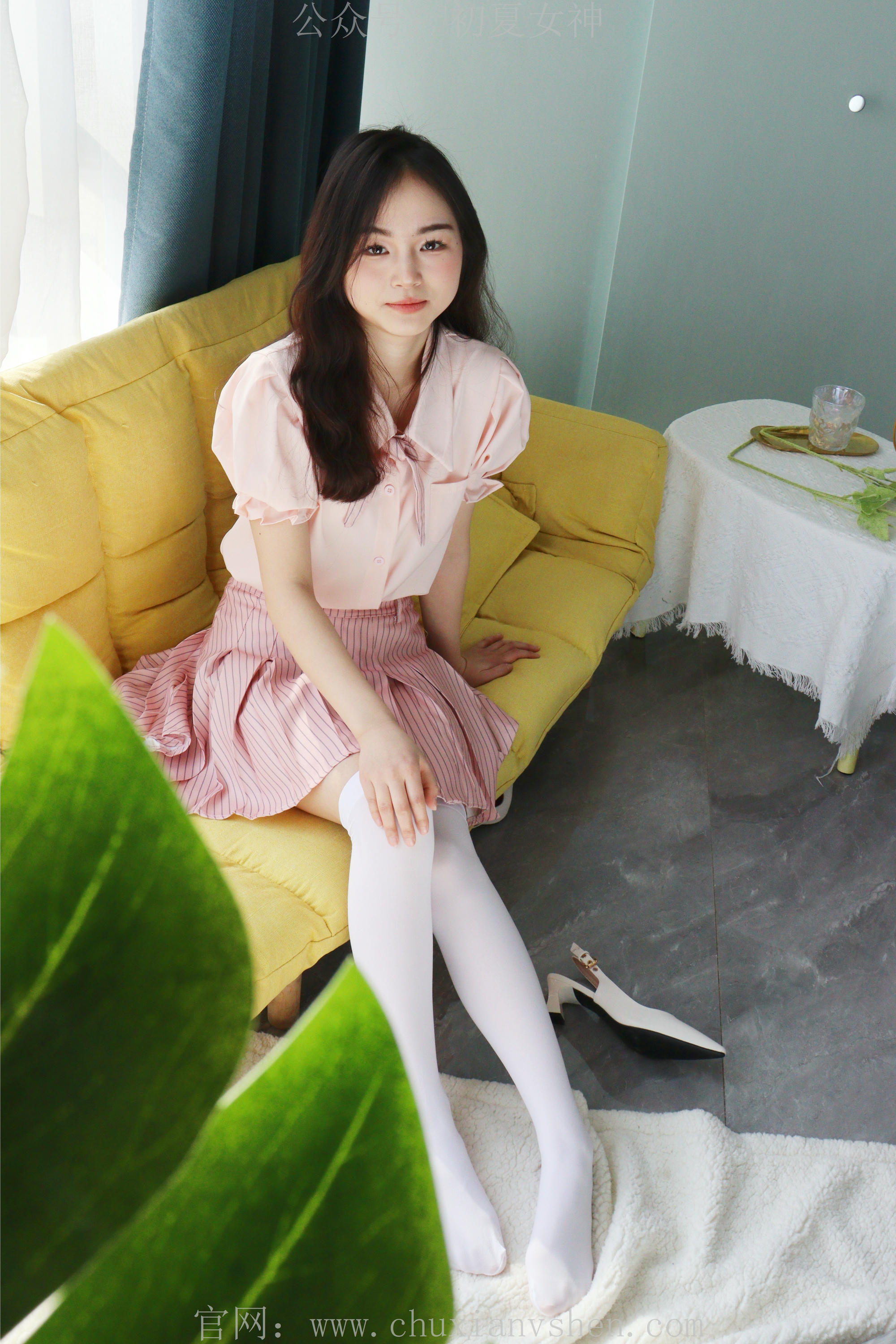 初夏女神 NO.230 十一~粉色S码休闲JK搭白色高跟鞋 [97P1V 6.40 GB]_第1集