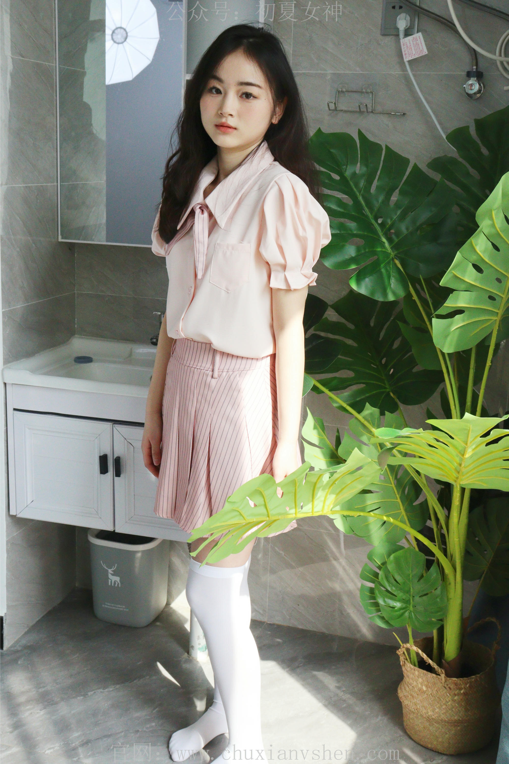 初夏女神 NO.230 十一~粉色S码休闲JK搭白色高跟鞋 [97P1V 6.40 GB]_第1集