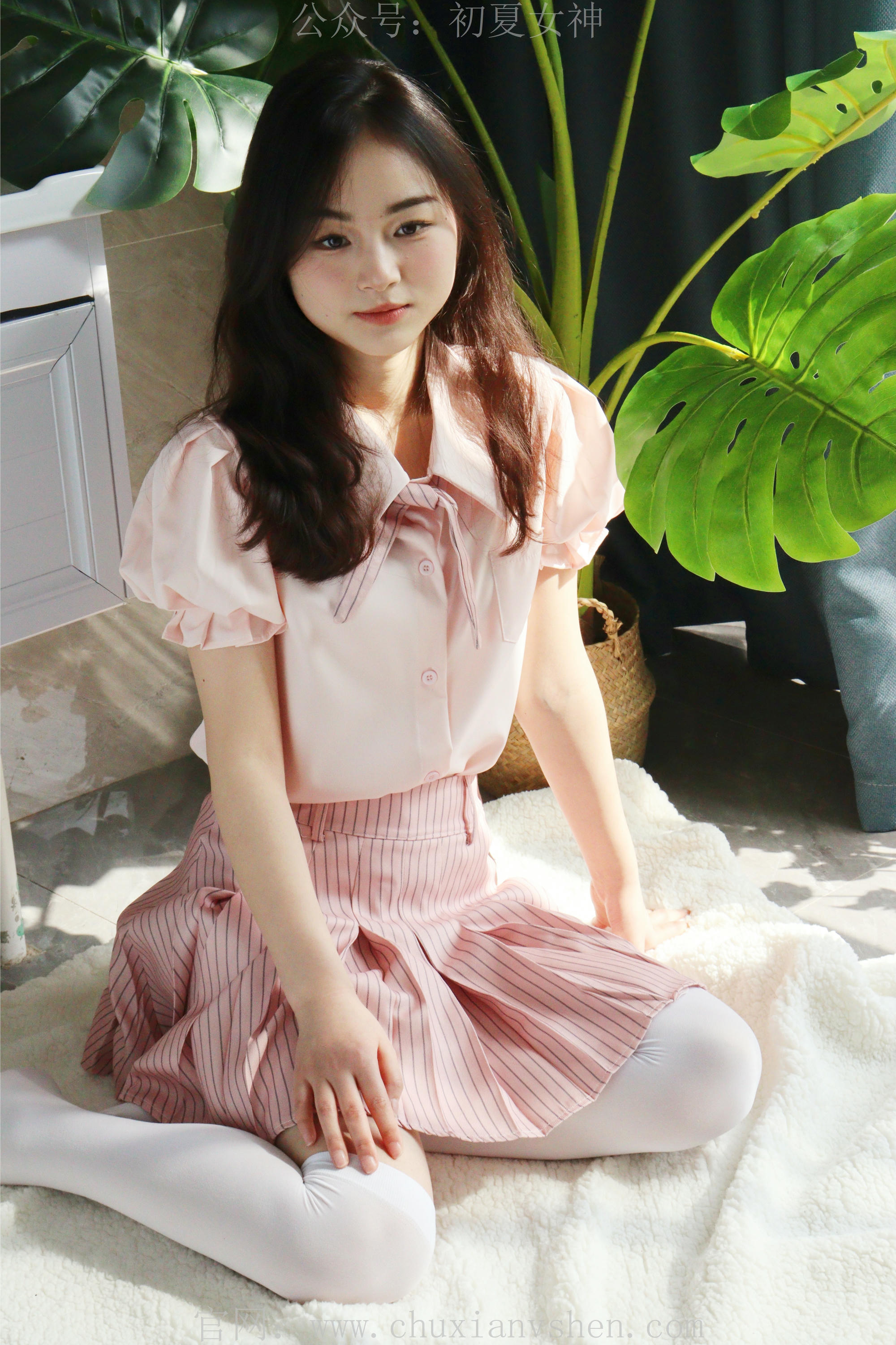 初夏女神 NO.230 十一~粉色S码休闲JK搭白色高跟鞋 [97P1V 6.40 GB]_第1集