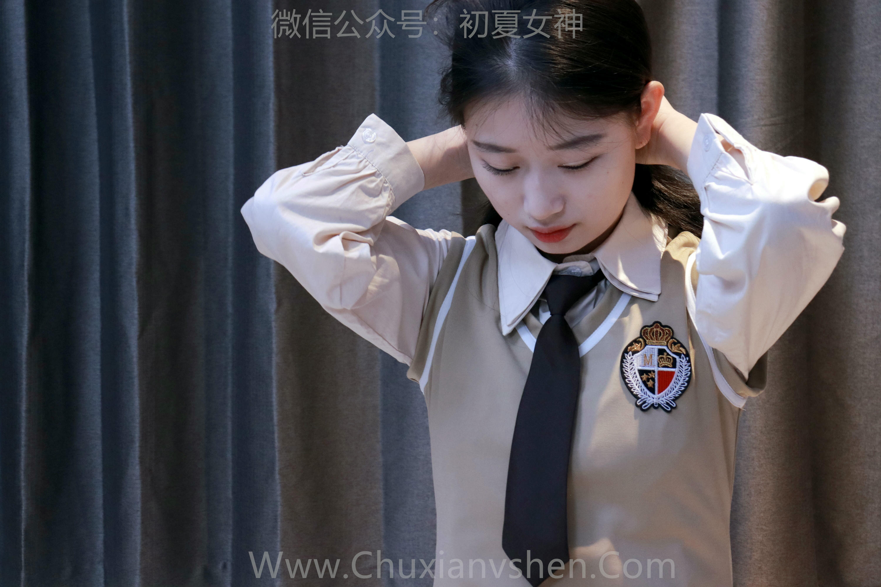 初夏女神 NO.231 念念~秋冬学院风显瘦连衣裙S码搭配 [131P1V 4.43 GB]_第1集