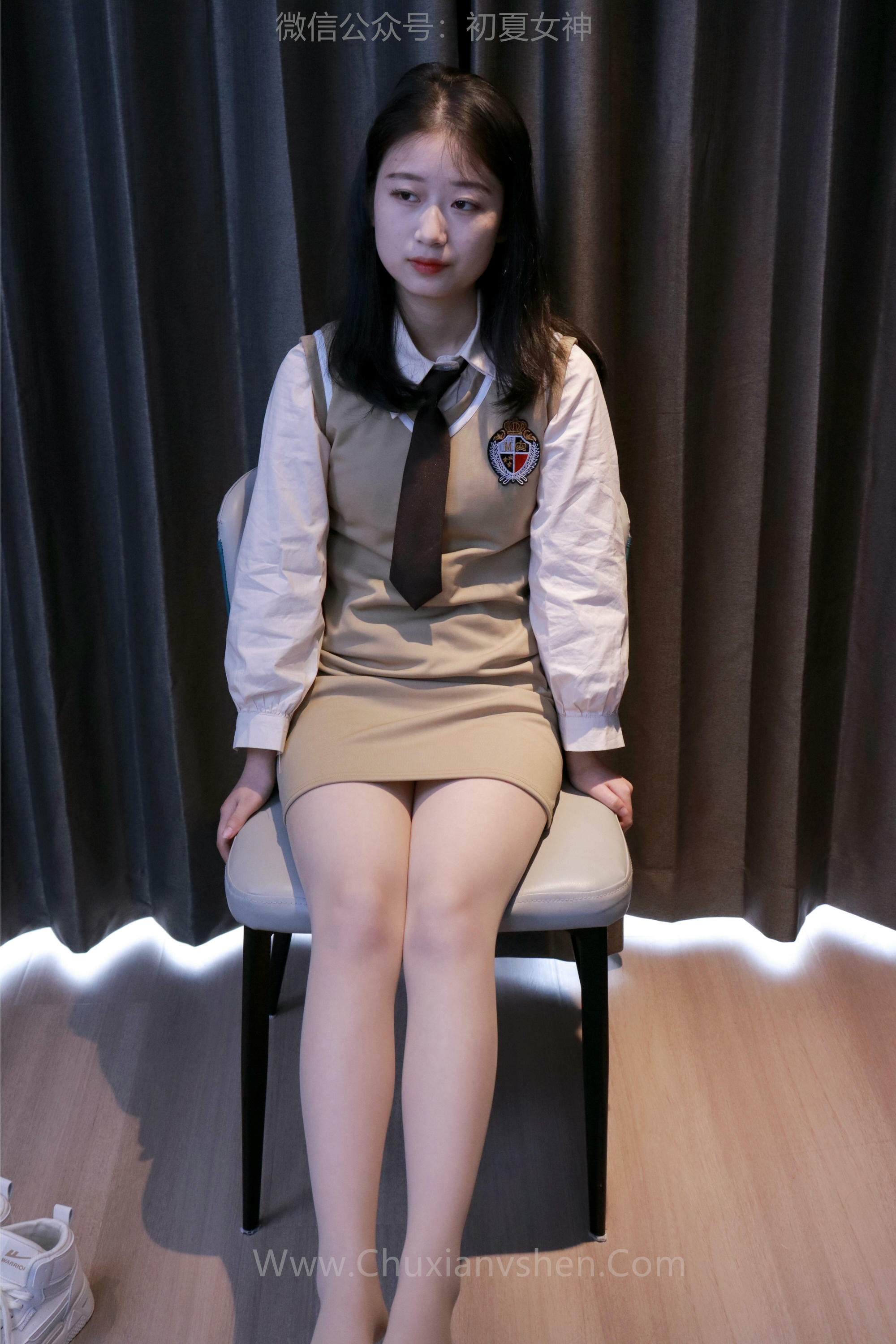 初夏女神 NO.231 念念~秋冬学院风显瘦连衣裙S码搭配 [131P1V 4.43 GB]_第3集