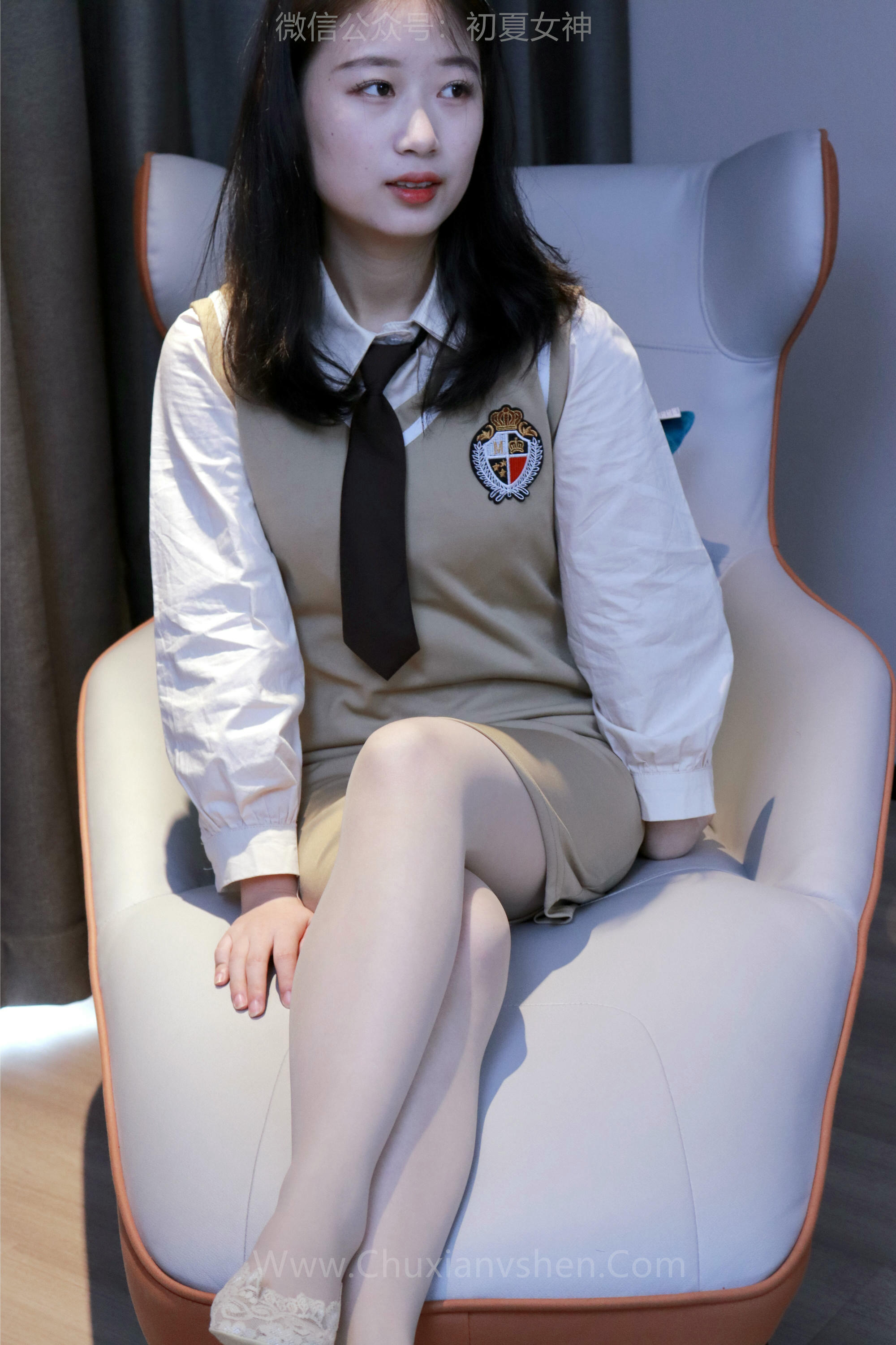 初夏女神 NO.231 念念~秋冬学院风显瘦连衣裙S码搭配 [131P1V 4.43 GB]_第4集