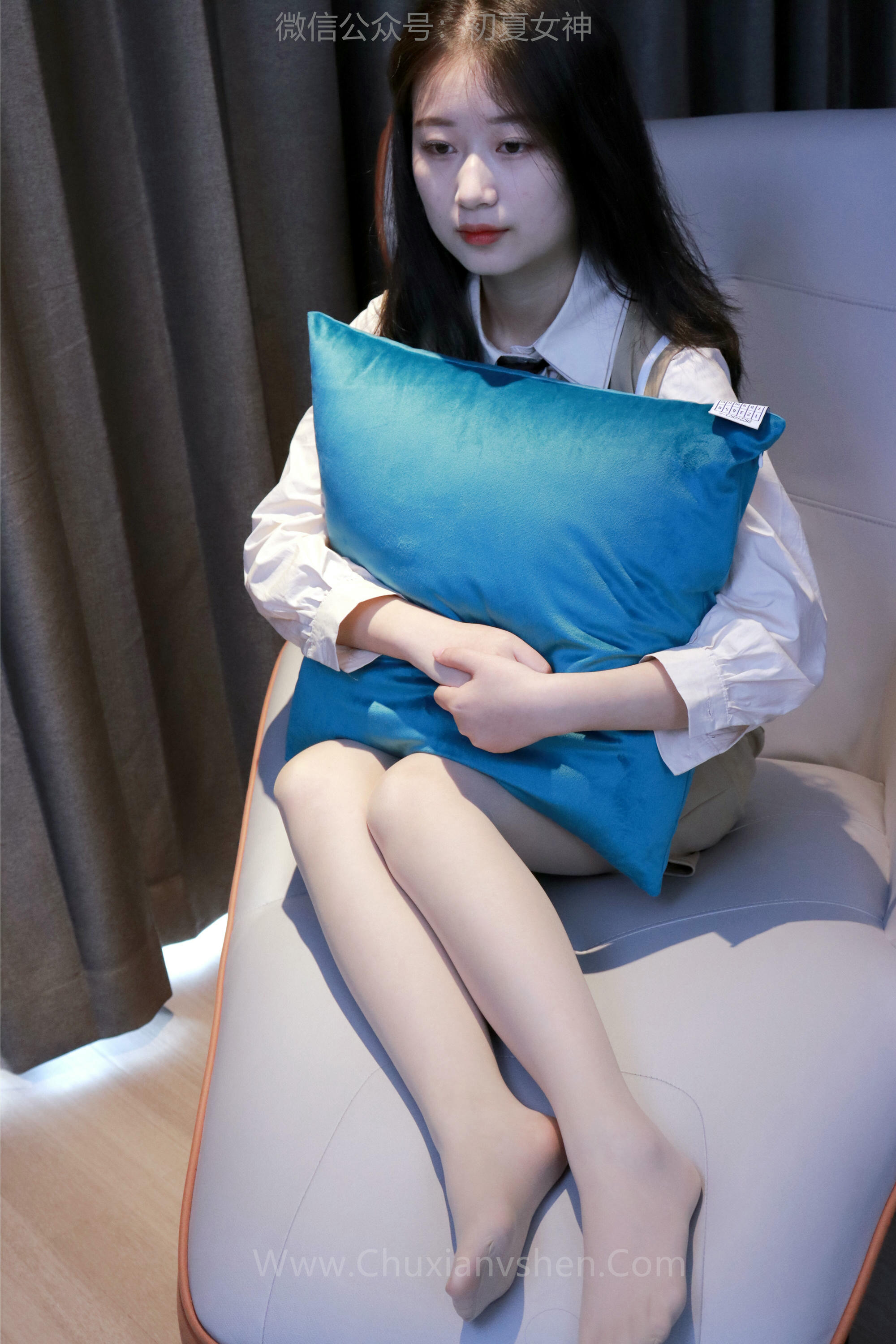 初夏女神 NO.231 念念~秋冬学院风显瘦连衣裙S码搭配 [131P1V 4.43 GB]_第4集