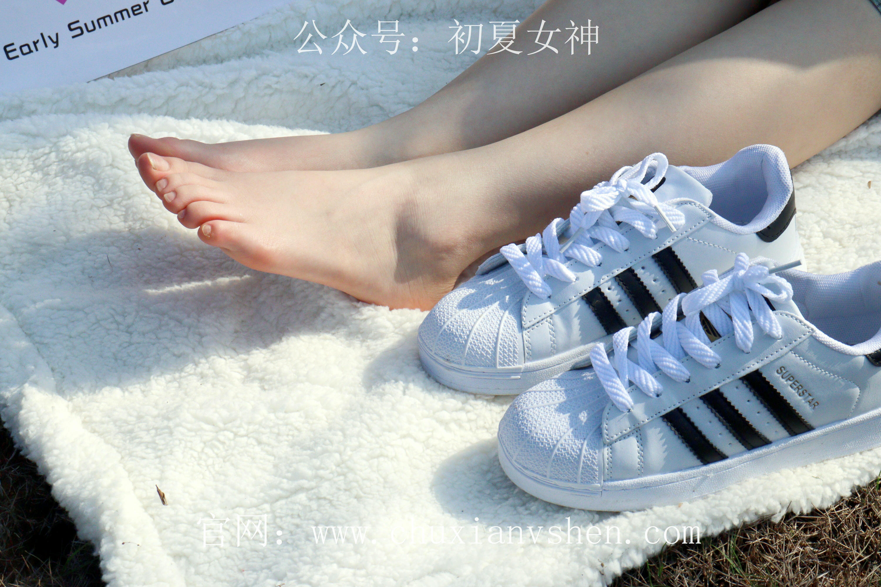 初夏女神 NO.232 念念~墨绿色JK搭配三叶草贝壳头鞋 [155P1V 4.84 GB]-155P_第6集