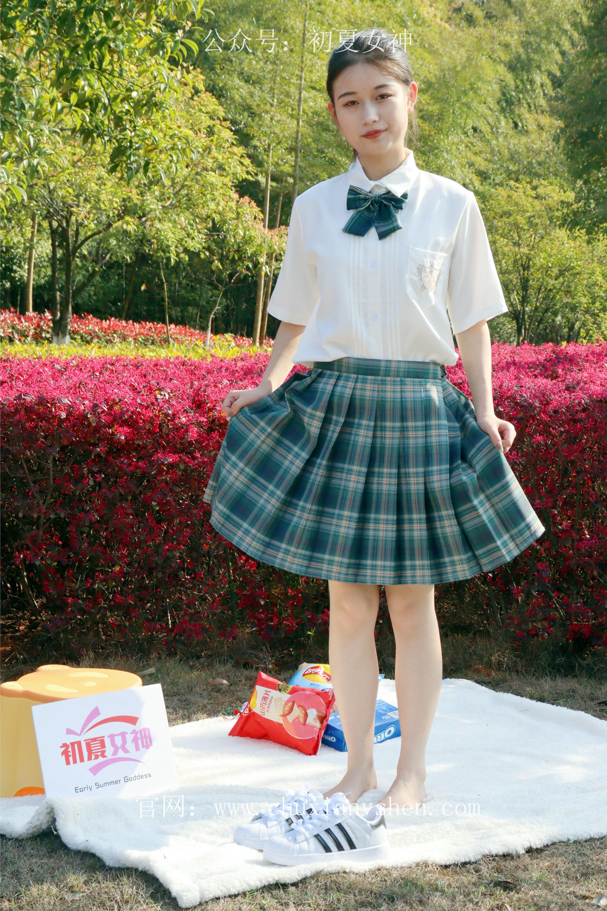 初夏女神 NO.232 念念~墨绿色JK搭配三叶草贝壳头鞋 [155P1V 4.84 GB]-155P_第6集