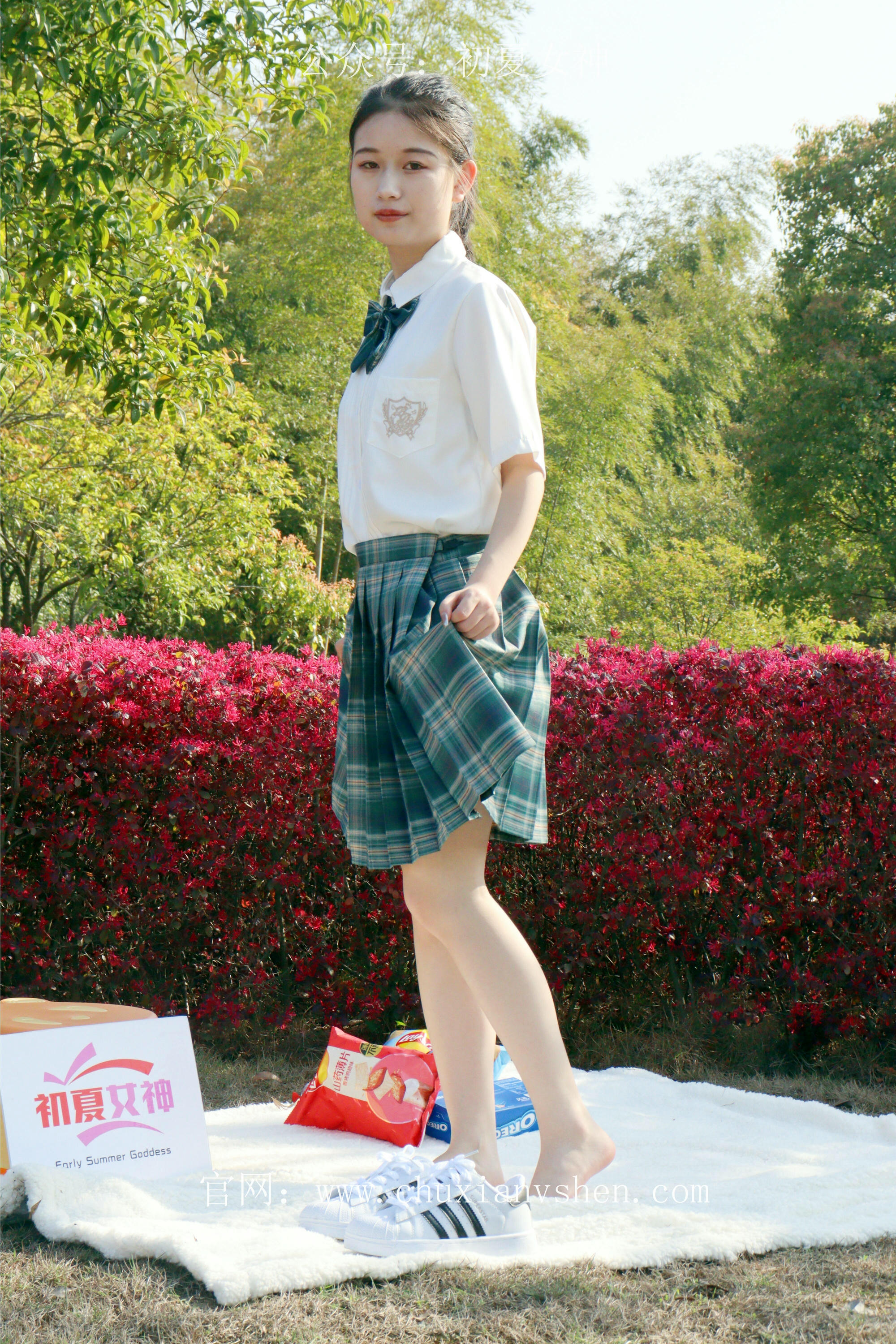初夏女神 NO.232 念念~墨绿色JK搭配三叶草贝壳头鞋 [155P1V 4.84 GB]-155P_第6集