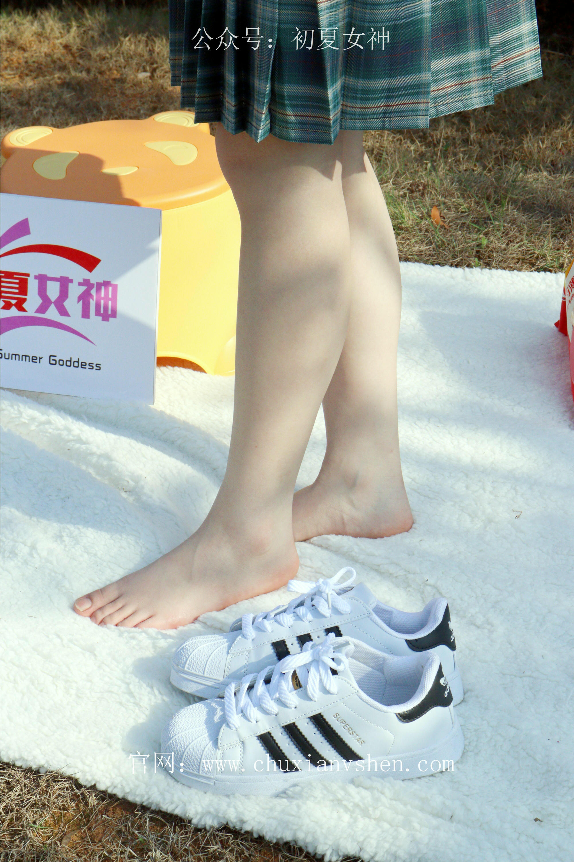 初夏女神 NO.232 念念~墨绿色JK搭配三叶草贝壳头鞋 [155P1V 4.84 GB]-155P_第7集