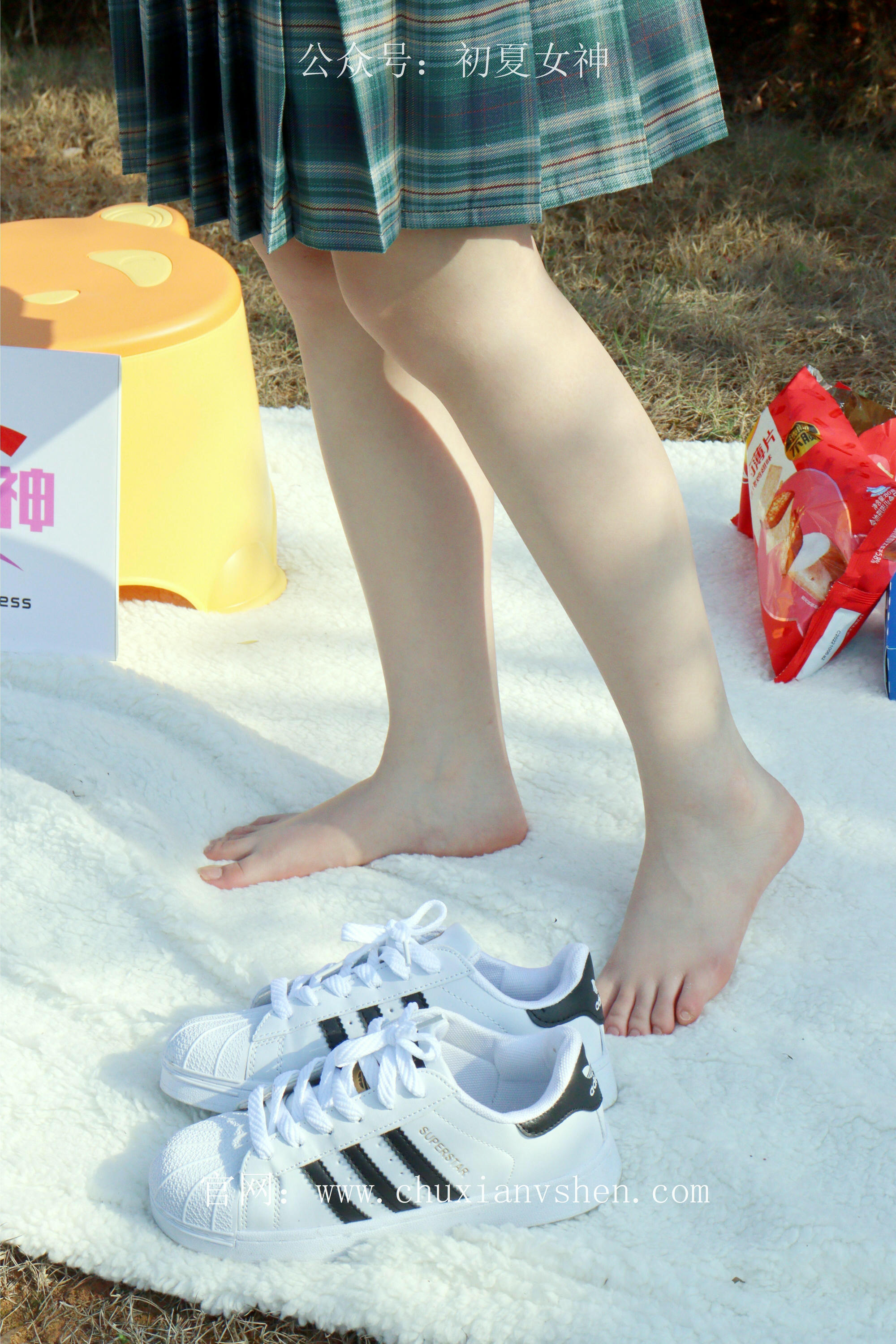 初夏女神 NO.232 念念~墨绿色JK搭配三叶草贝壳头鞋 [155P1V 4.84 GB]-155P_第7集