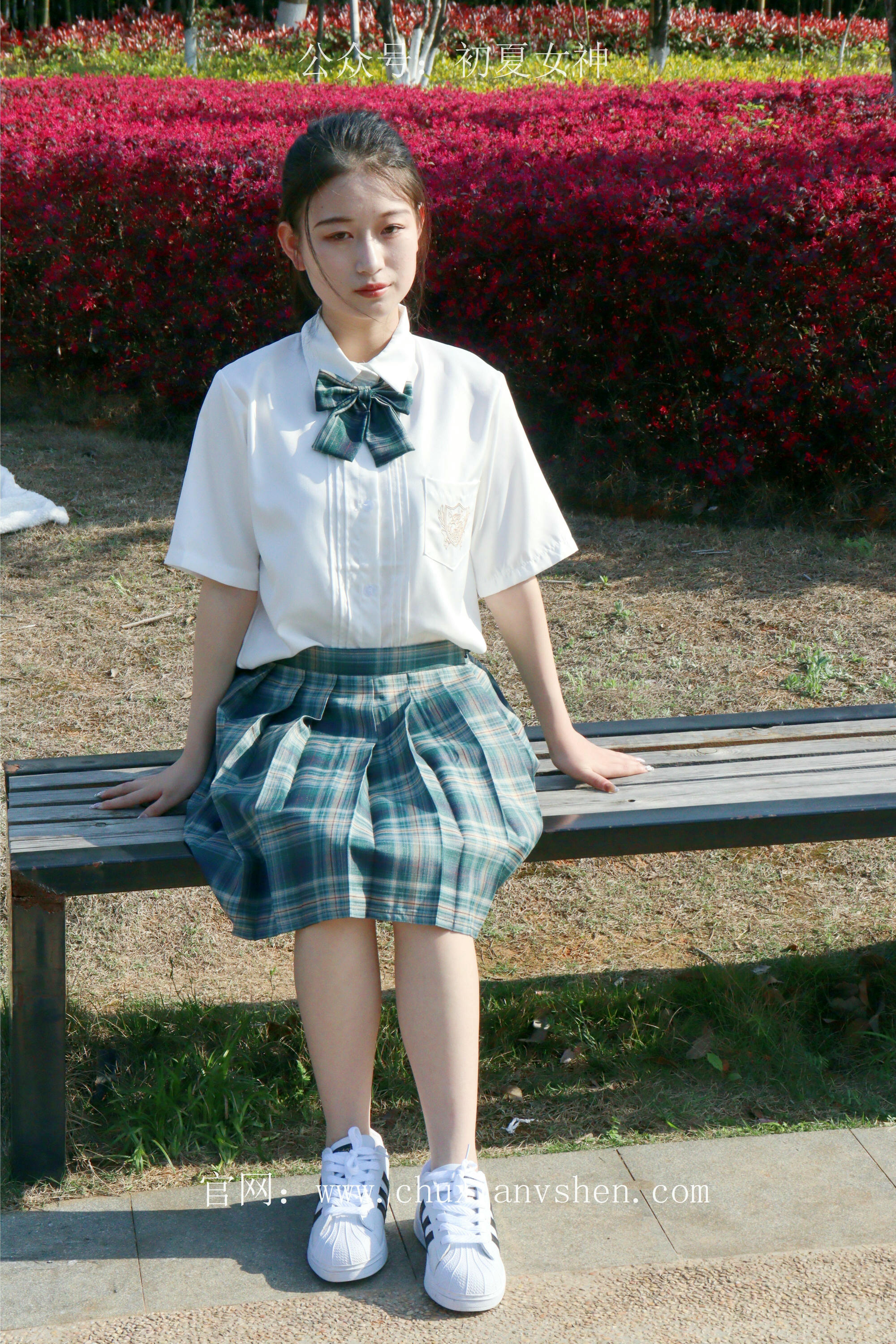 初夏女神 NO.232 念念~墨绿色JK搭配三叶草贝壳头鞋 [155P1V 4.84 GB]-155P_第7集