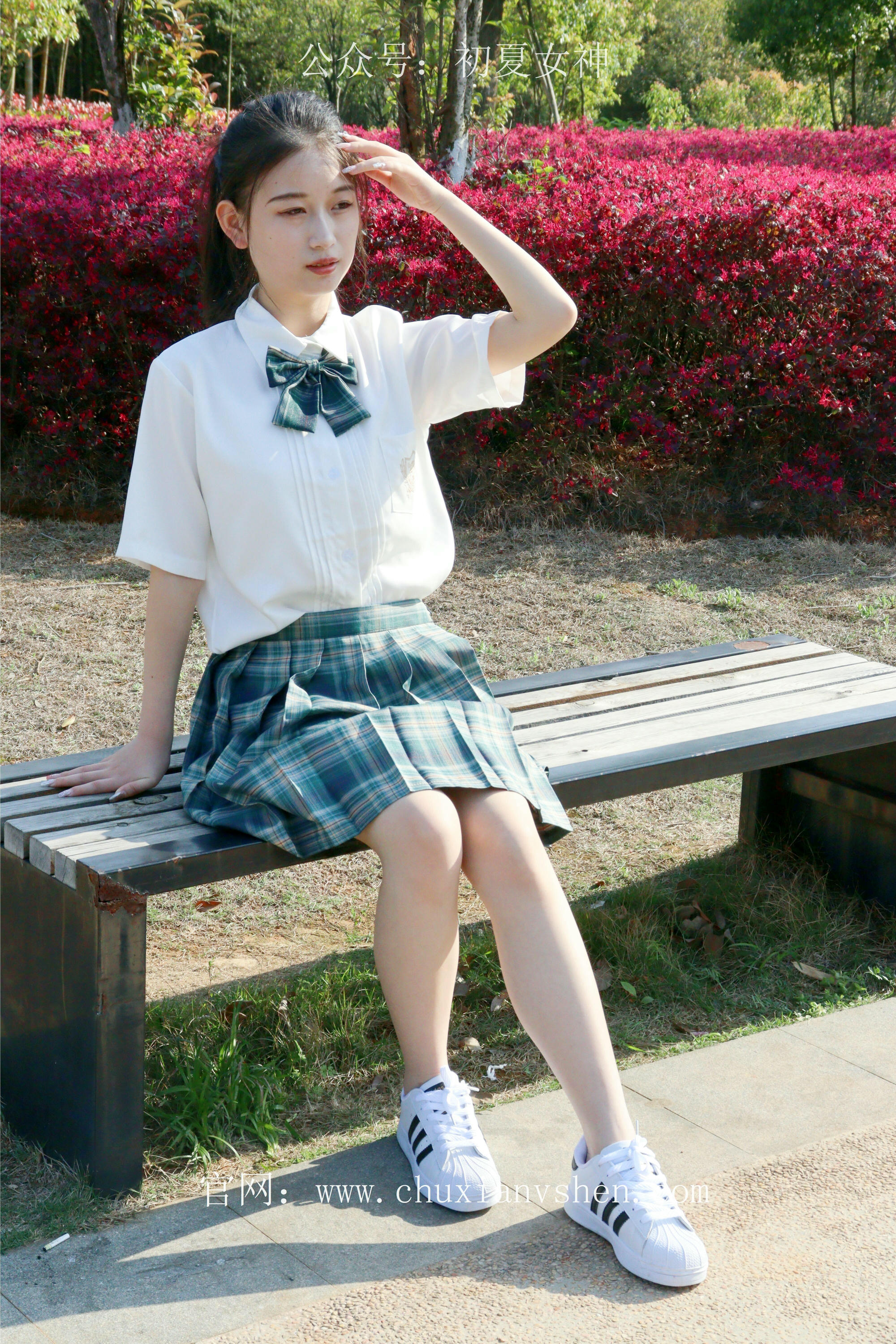 初夏女神 NO.232 念念~墨绿色JK搭配三叶草贝壳头鞋 [155P1V 4.84 GB]-155P_第7集