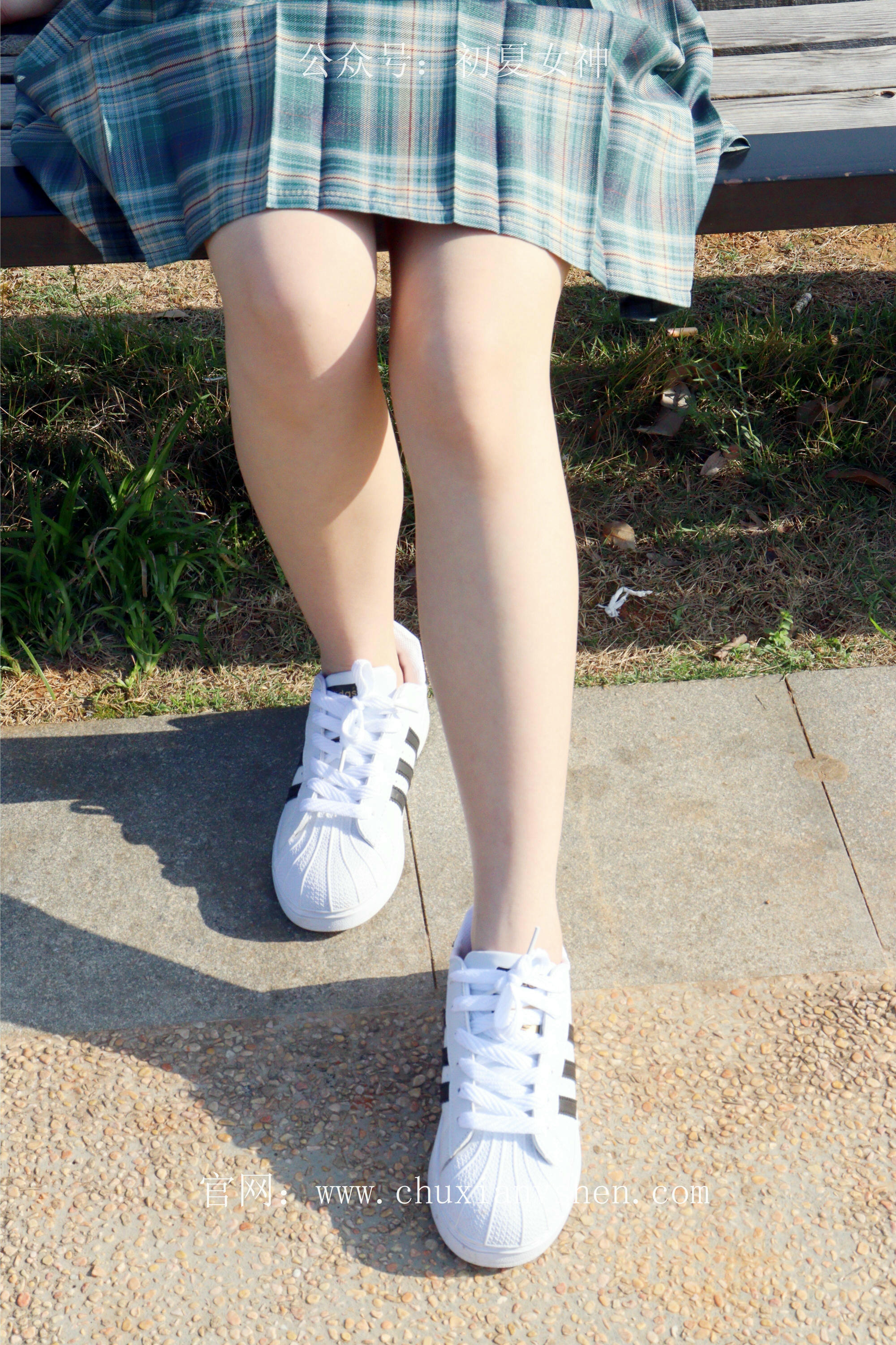 初夏女神 NO.232 念念~墨绿色JK搭配三叶草贝壳头鞋 [155P1V 4.84 GB]-155P_第7集