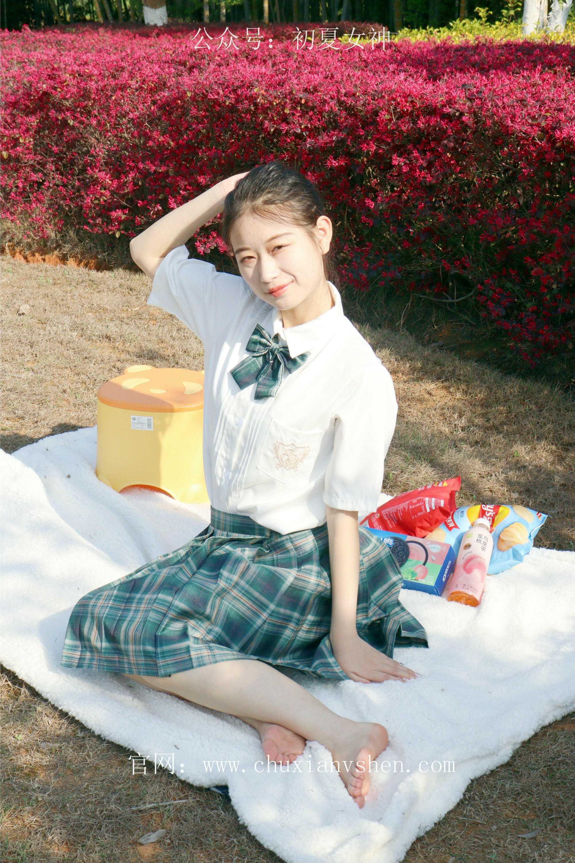 初夏女神 NO.232 念念~墨绿色JK搭配三叶草贝壳头鞋 [155P1V 4.84 GB]-155P_第5集