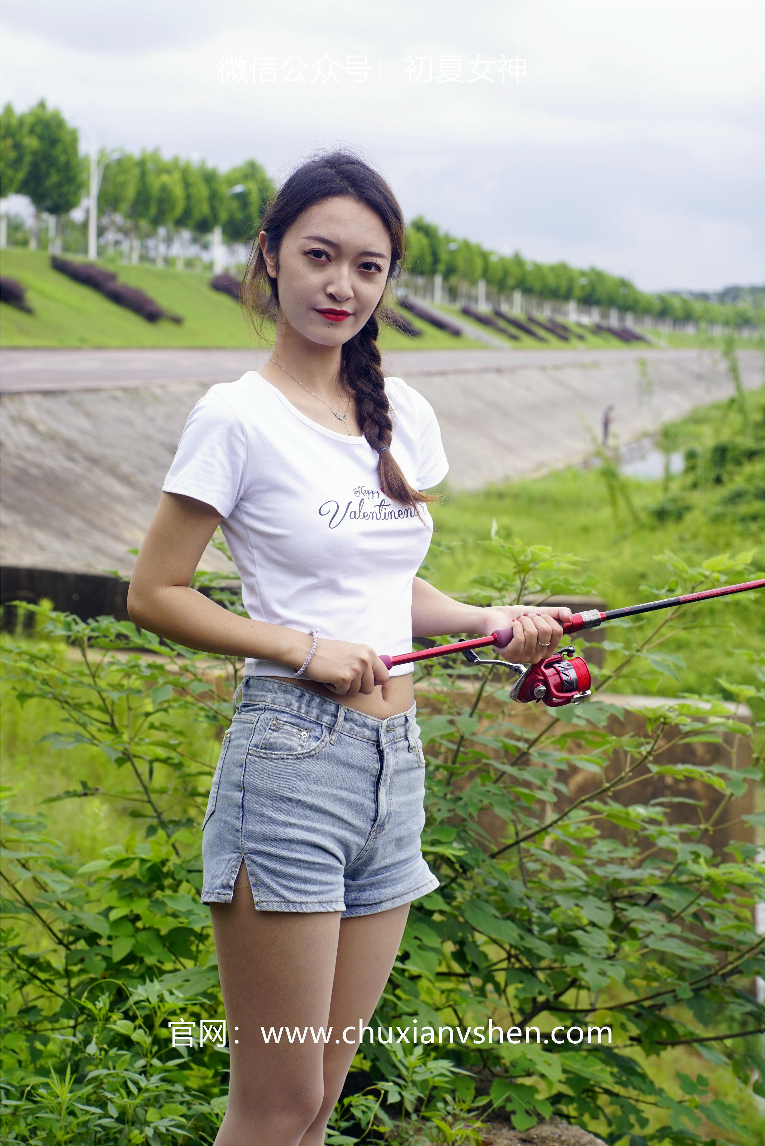 初夏女神 NO.233 依依~《新手钓鱼》七月你好，天下钓友是一家 [114P1V 3.95 GB]_第6集