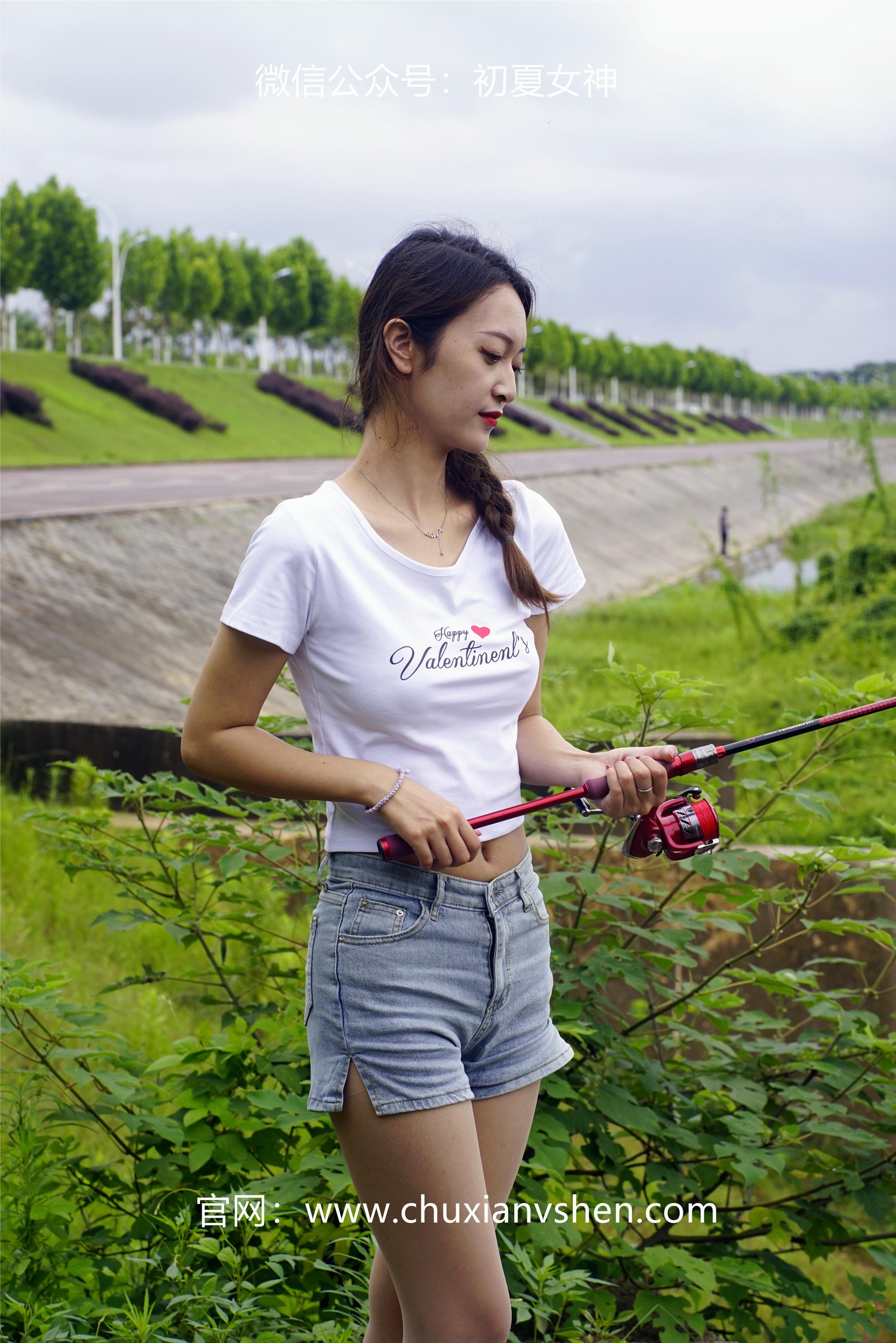 初夏女神 NO.233 依依~《新手钓鱼》七月你好，天下钓友是一家 [114P1V 3.95 GB]_第6集