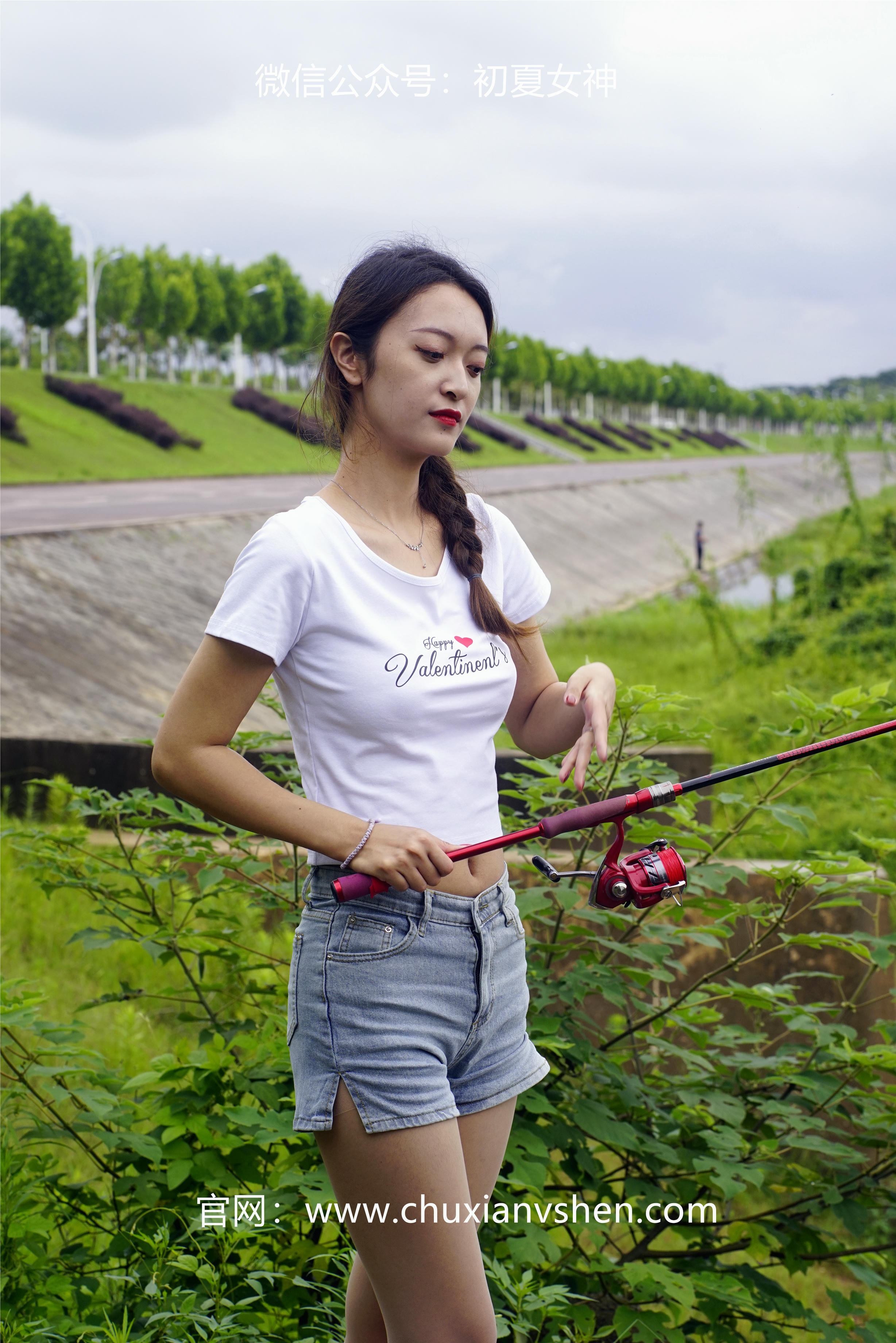 初夏女神 NO.233 依依~《新手钓鱼》七月你好，天下钓友是一家 [114P1V 3.95 GB]_第6集