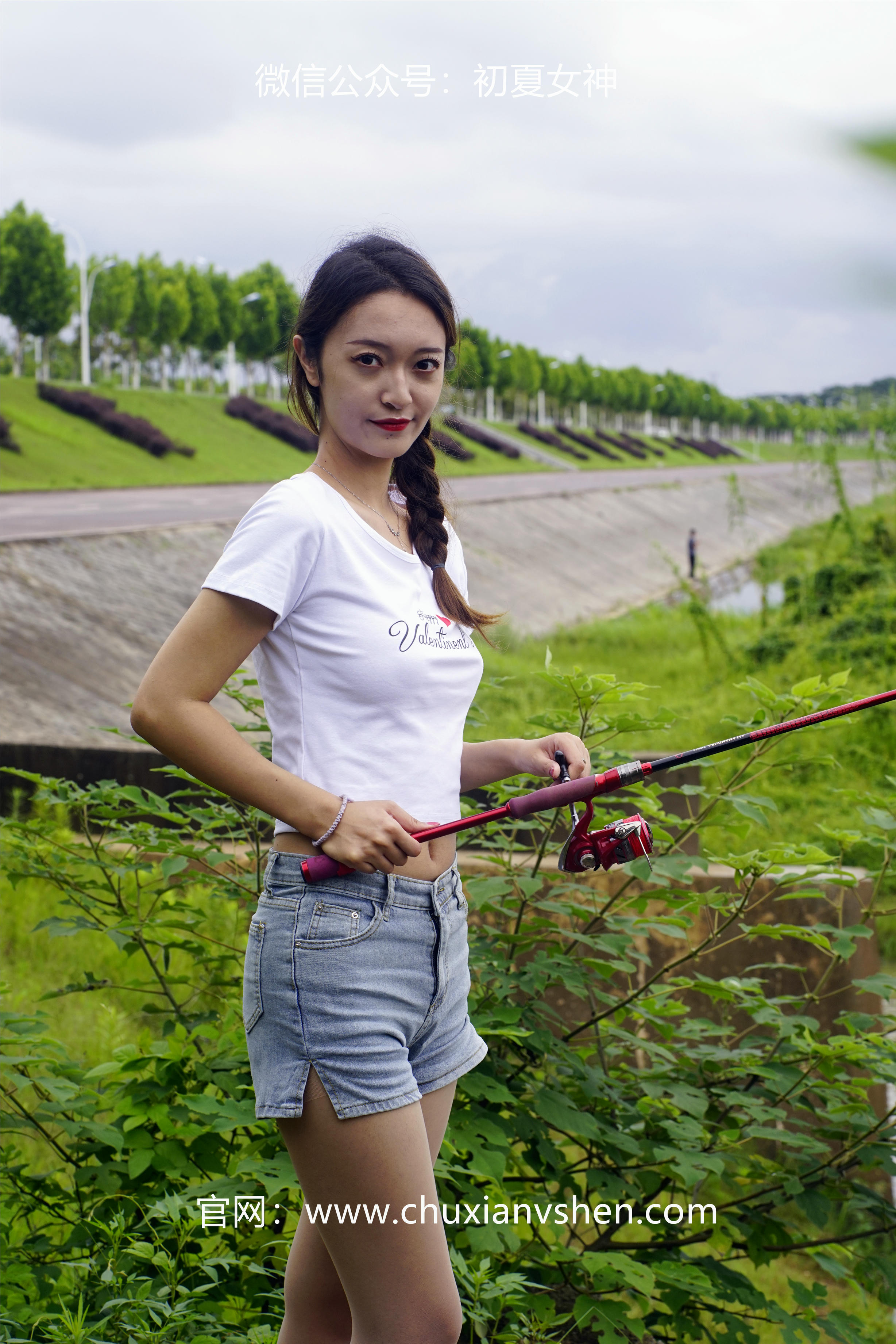 初夏女神 NO.233 依依~《新手钓鱼》七月你好，天下钓友是一家 [114P1V 3.95 GB]_第6集