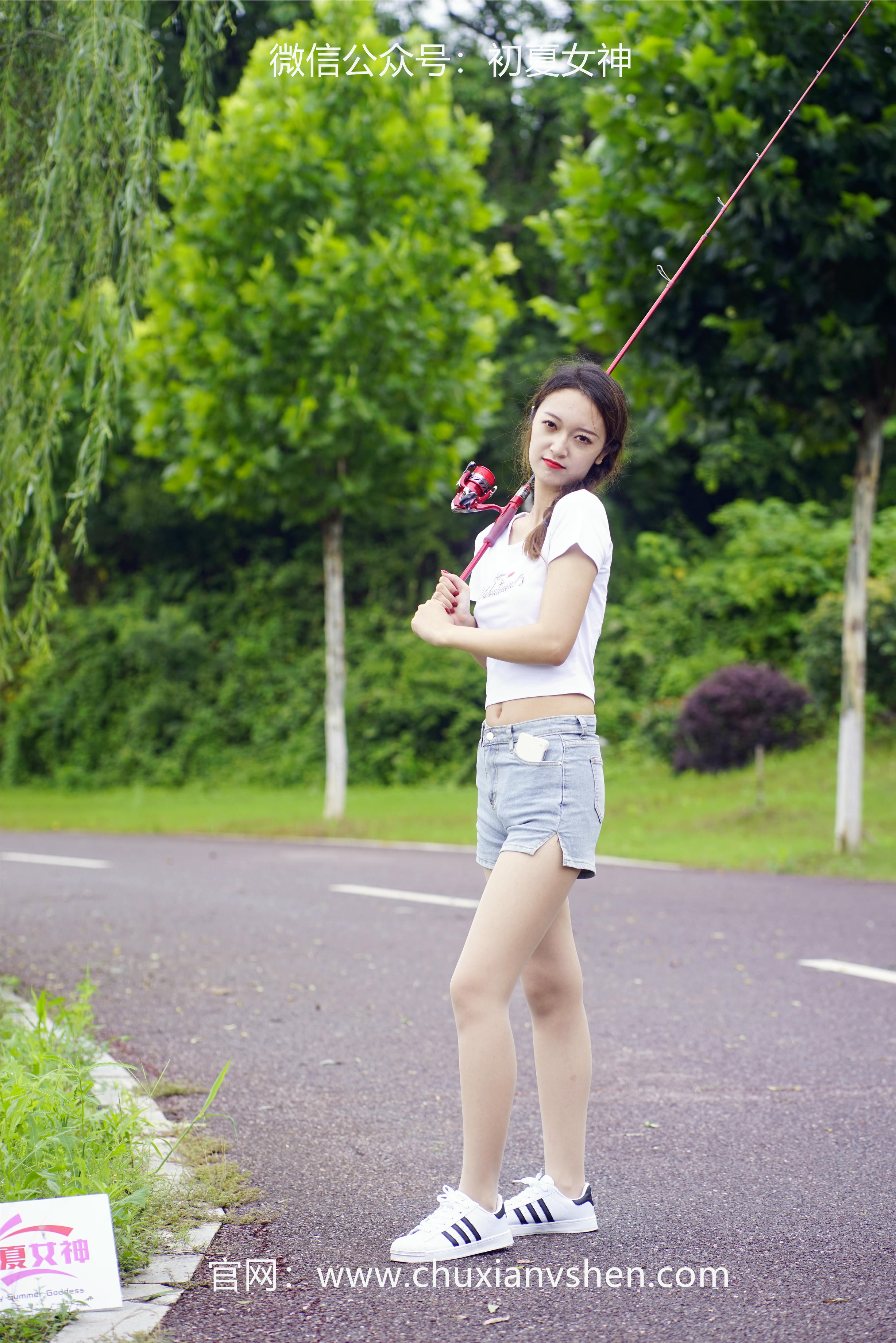 初夏女神 NO.233 依依~《新手钓鱼》七月你好，天下钓友是一家 [114P1V 3.95 GB]_第1集