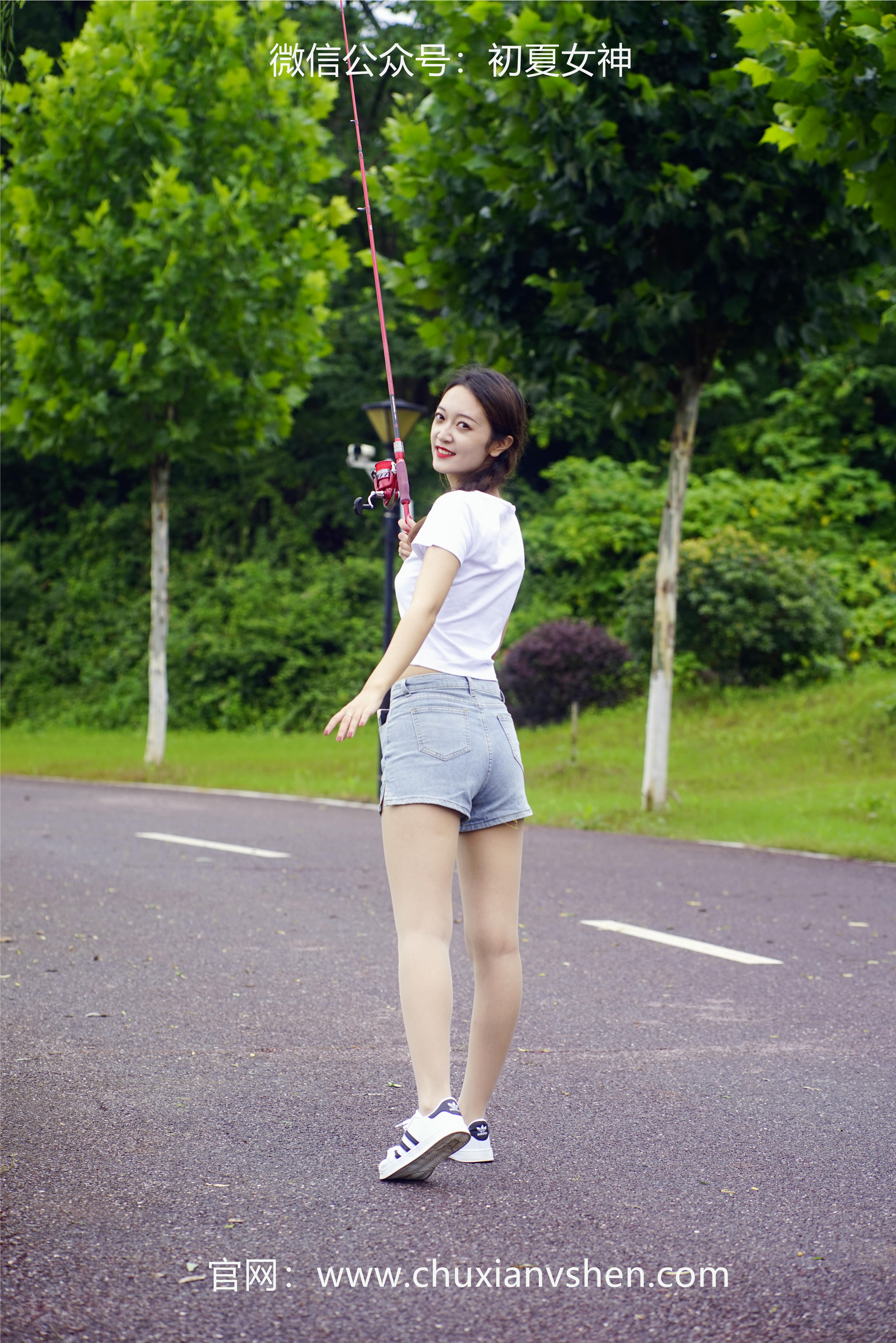 初夏女神 NO.233 依依~《新手钓鱼》七月你好，天下钓友是一家 [114P1V 3.95 GB]_第2集