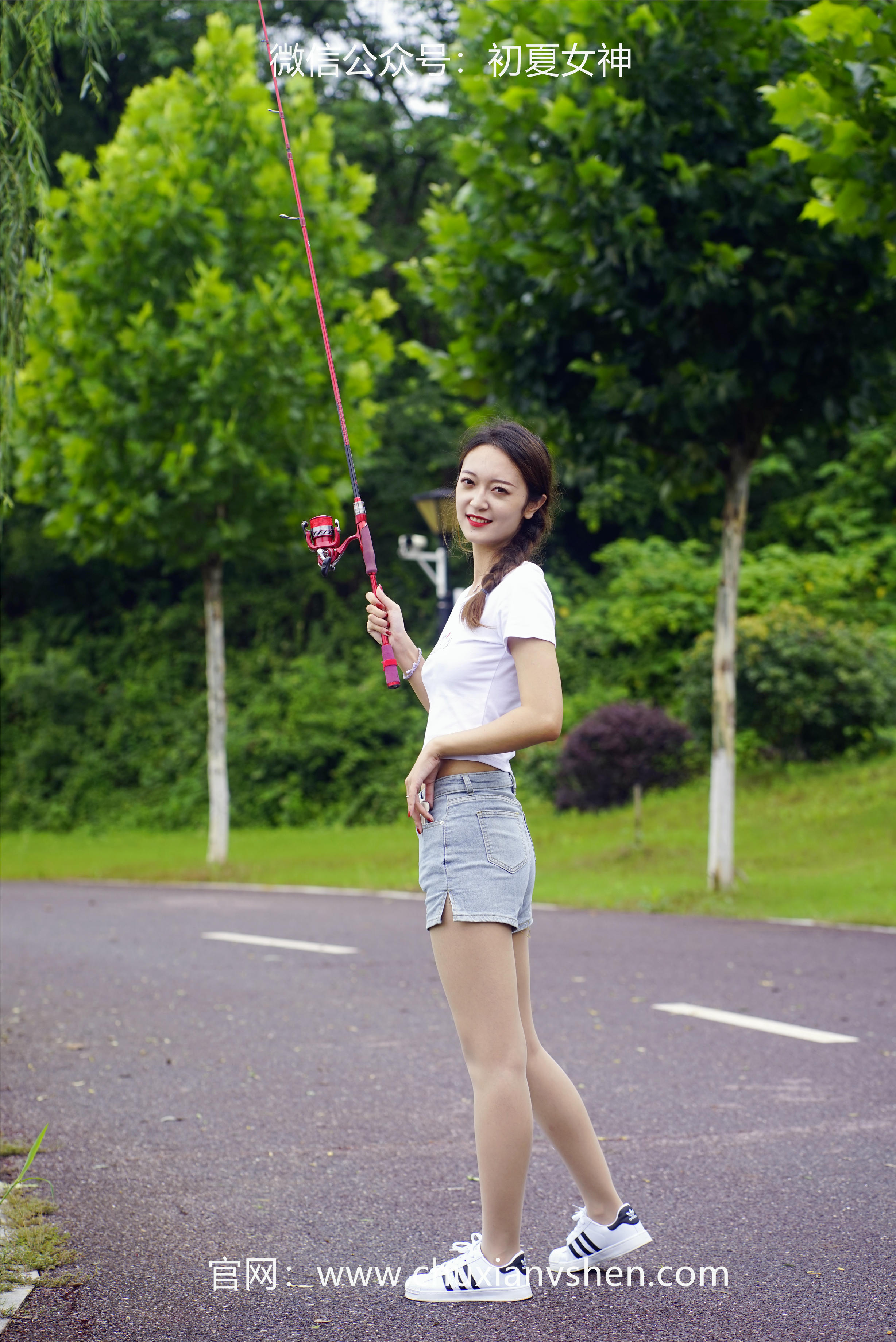 初夏女神 NO.233 依依~《新手钓鱼》七月你好，天下钓友是一家 [114P1V 3.95 GB]_第2集