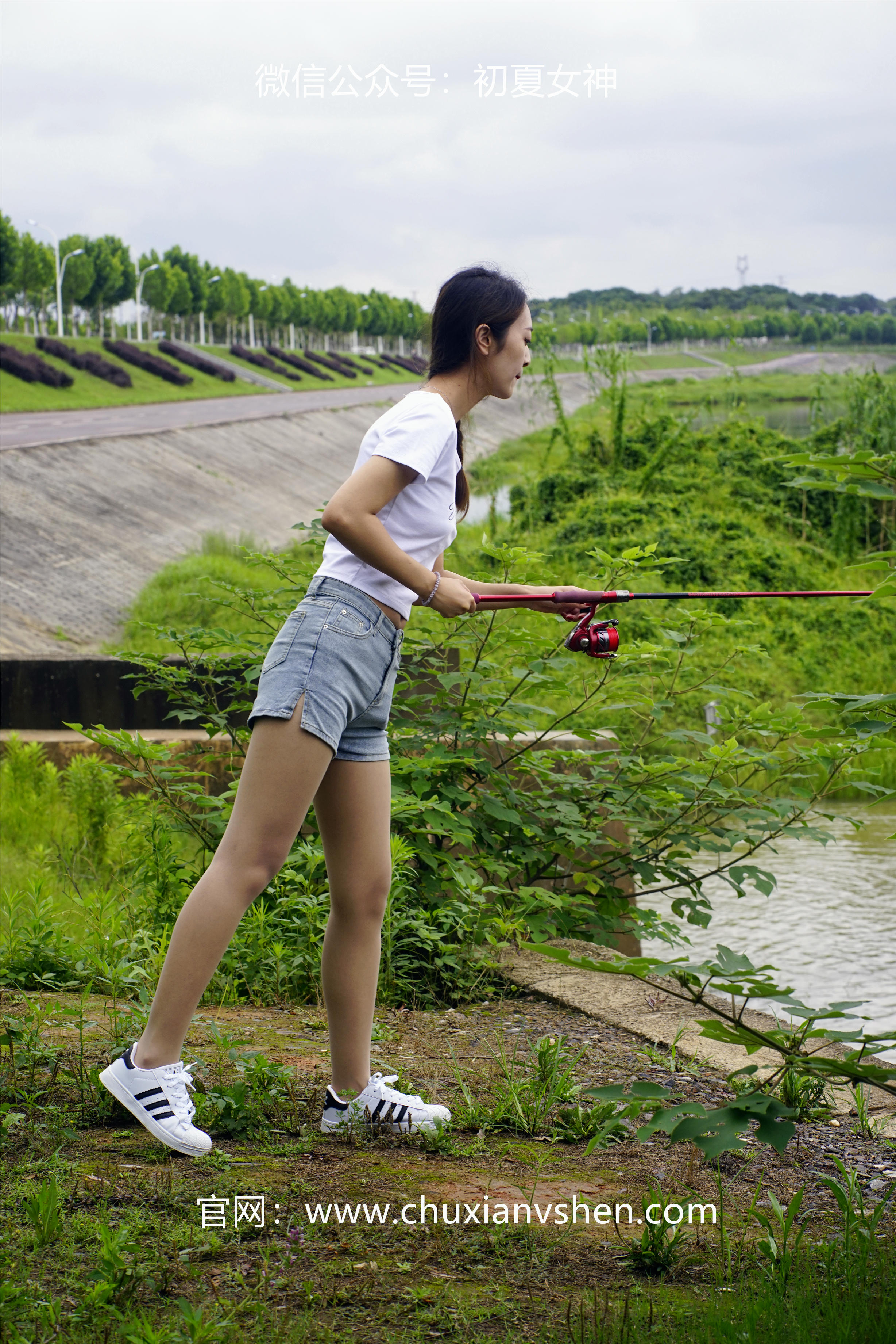 初夏女神 NO.233 依依~《新手钓鱼》七月你好，天下钓友是一家 [114P1V 3.95 GB]_第2集