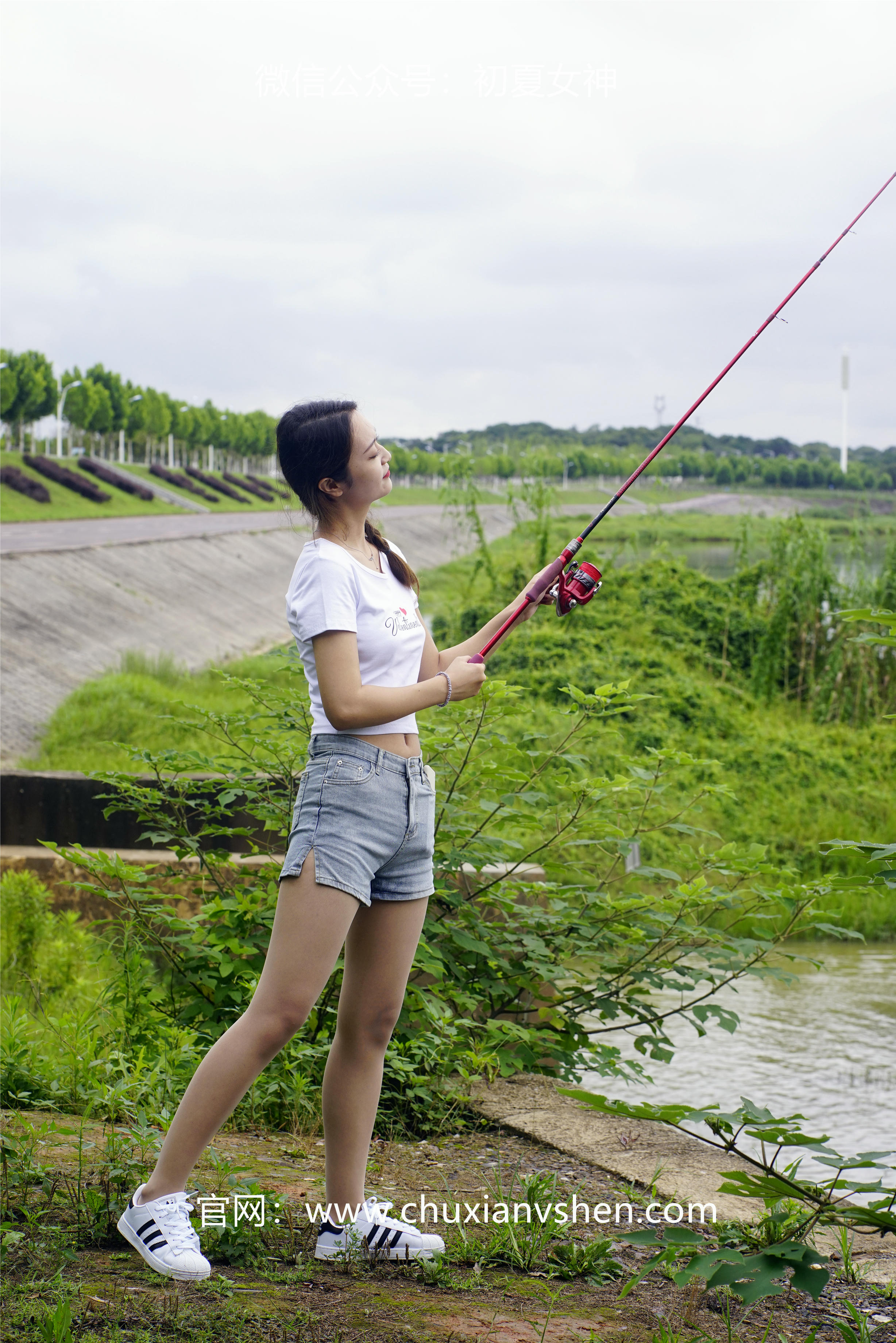 初夏女神 NO.233 依依~《新手钓鱼》七月你好，天下钓友是一家 [114P1V 3.95 GB]_第2集