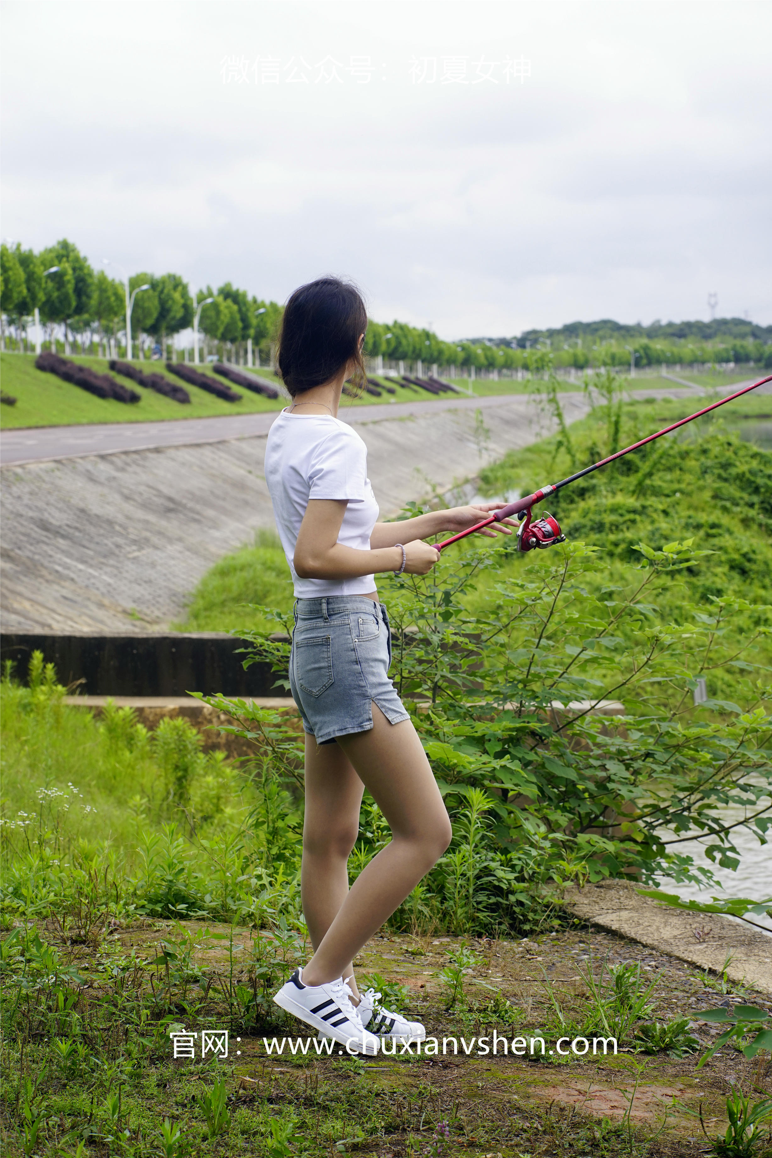 初夏女神 NO.233 依依~《新手钓鱼》七月你好，天下钓友是一家 [114P1V 3.95 GB]_第2集