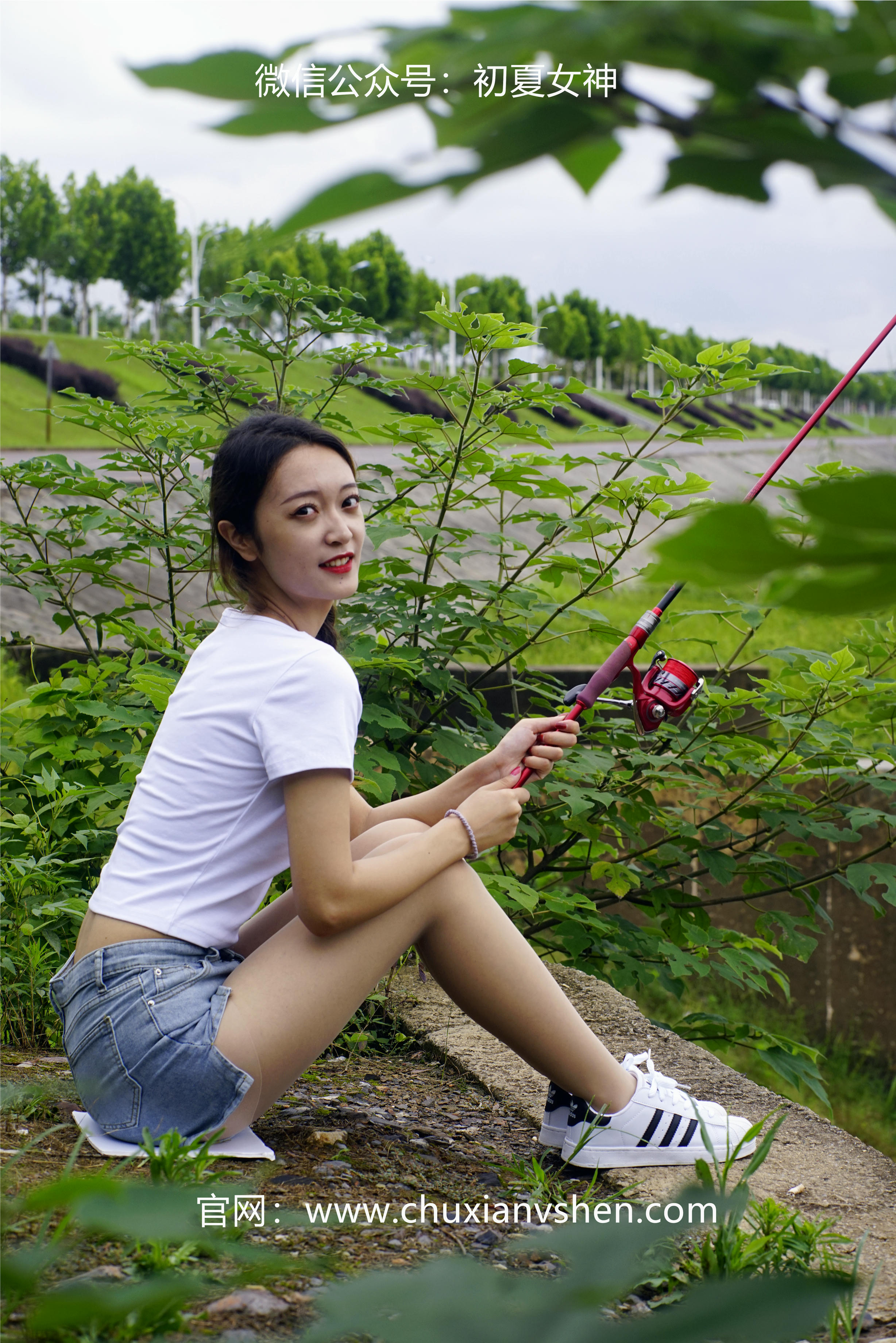 初夏女神 NO.233 依依~《新手钓鱼》七月你好，天下钓友是一家 [114P1V 3.95 GB]_第3集