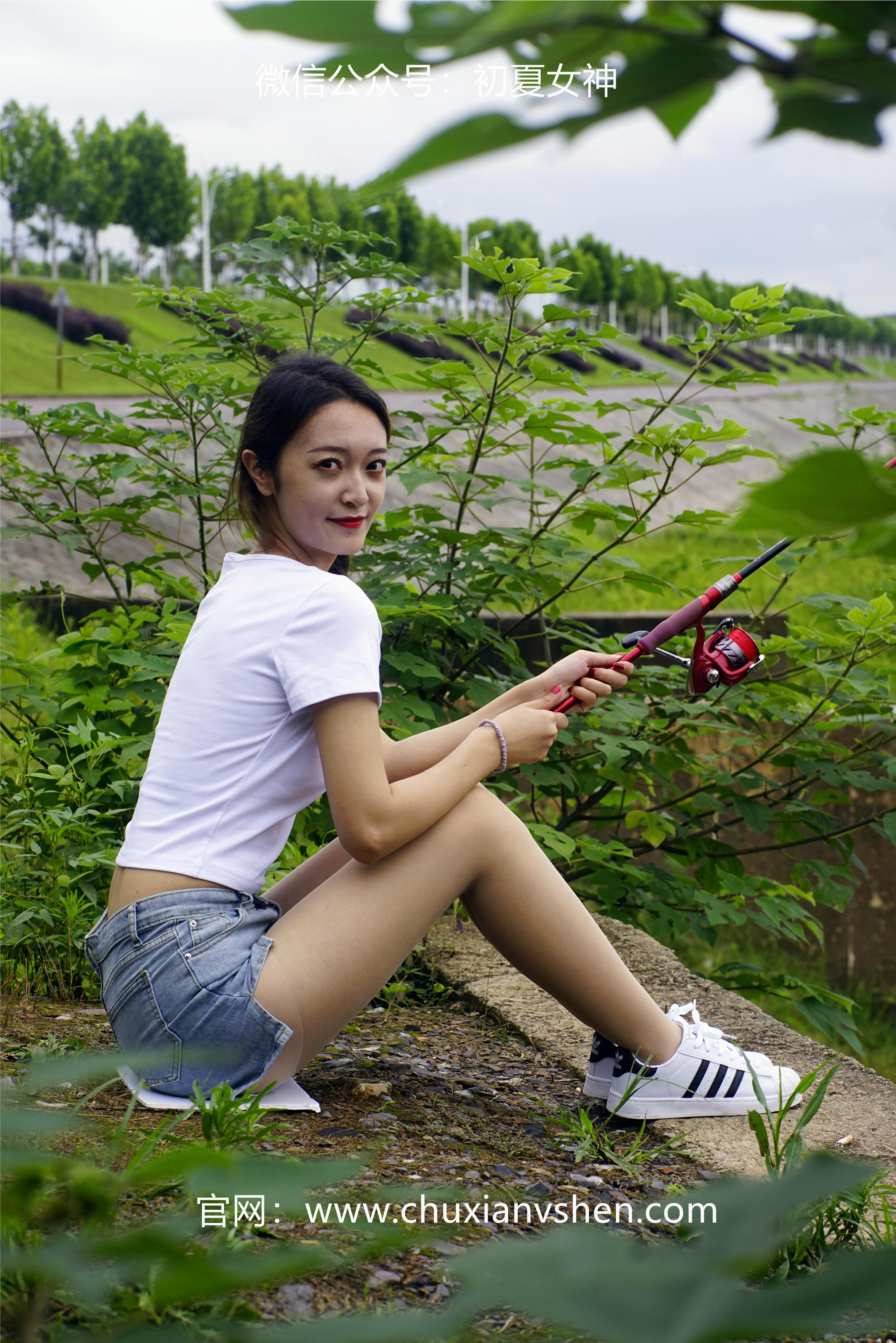 初夏女神 NO.233 依依~《新手钓鱼》七月你好，天下钓友是一家 [114P1V 3.95 GB]_第3集