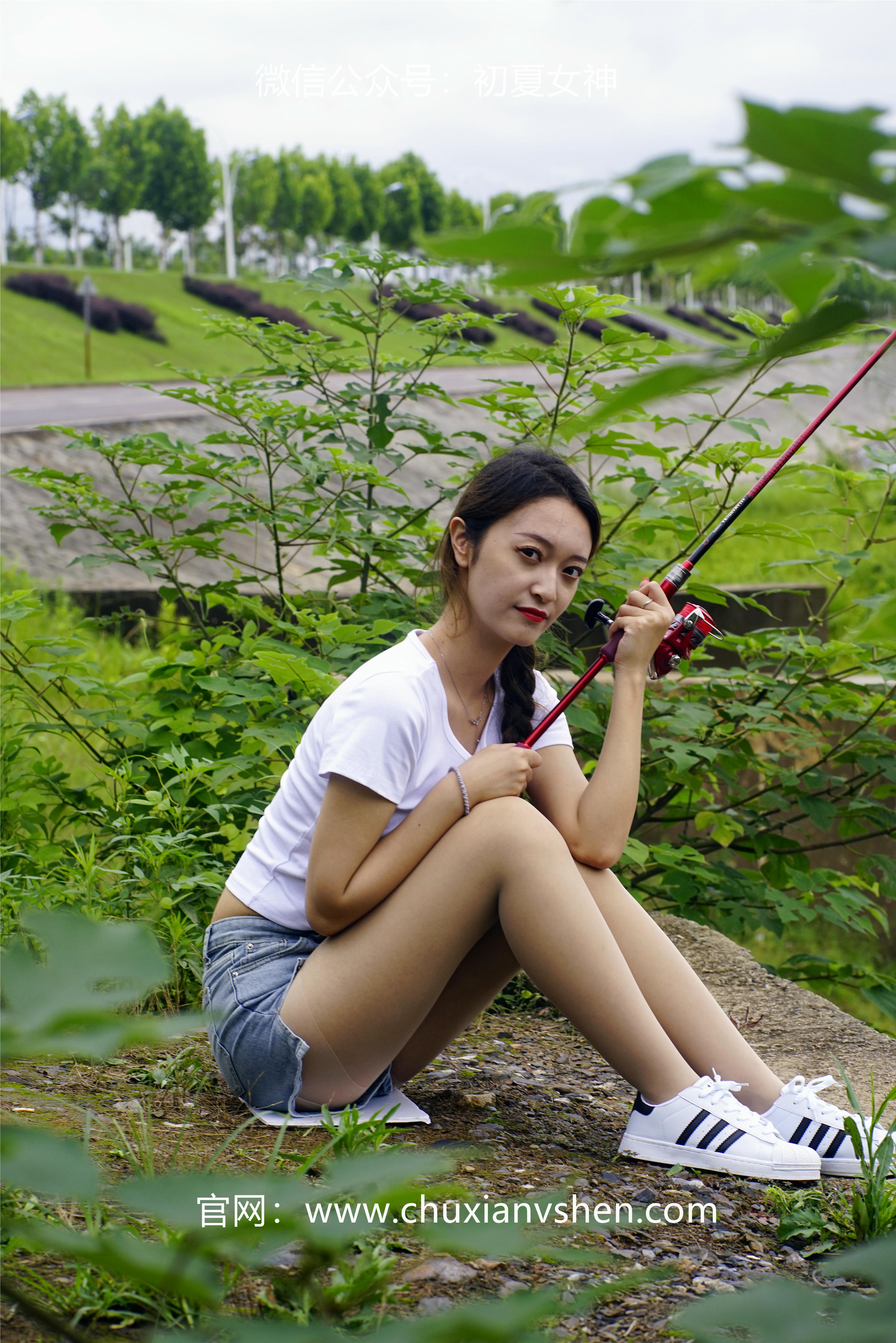 初夏女神 NO.233 依依~《新手钓鱼》七月你好，天下钓友是一家 [114P1V 3.95 GB]_第3集
