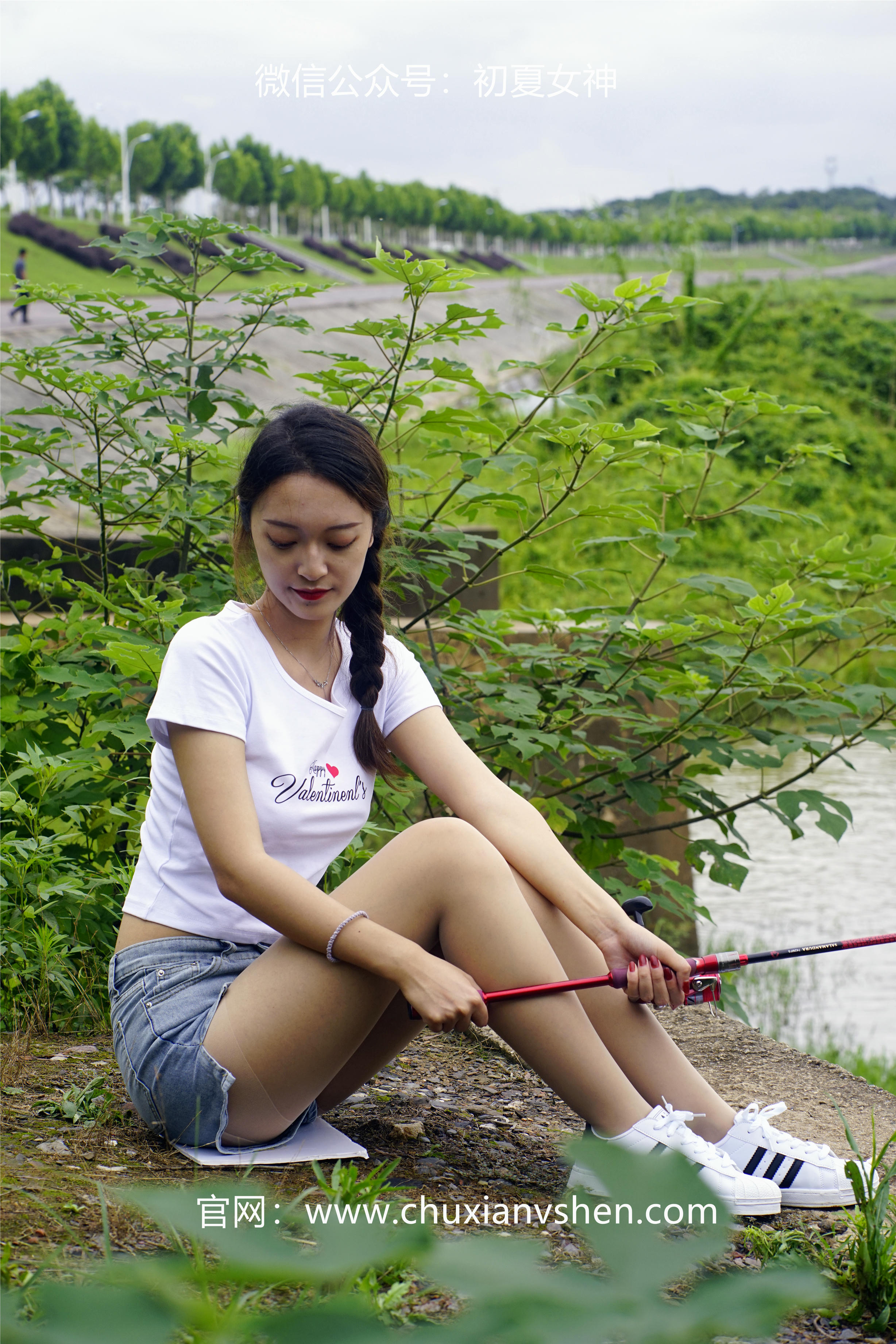 初夏女神 NO.233 依依~《新手钓鱼》七月你好，天下钓友是一家 [114P1V 3.95 GB]_第3集