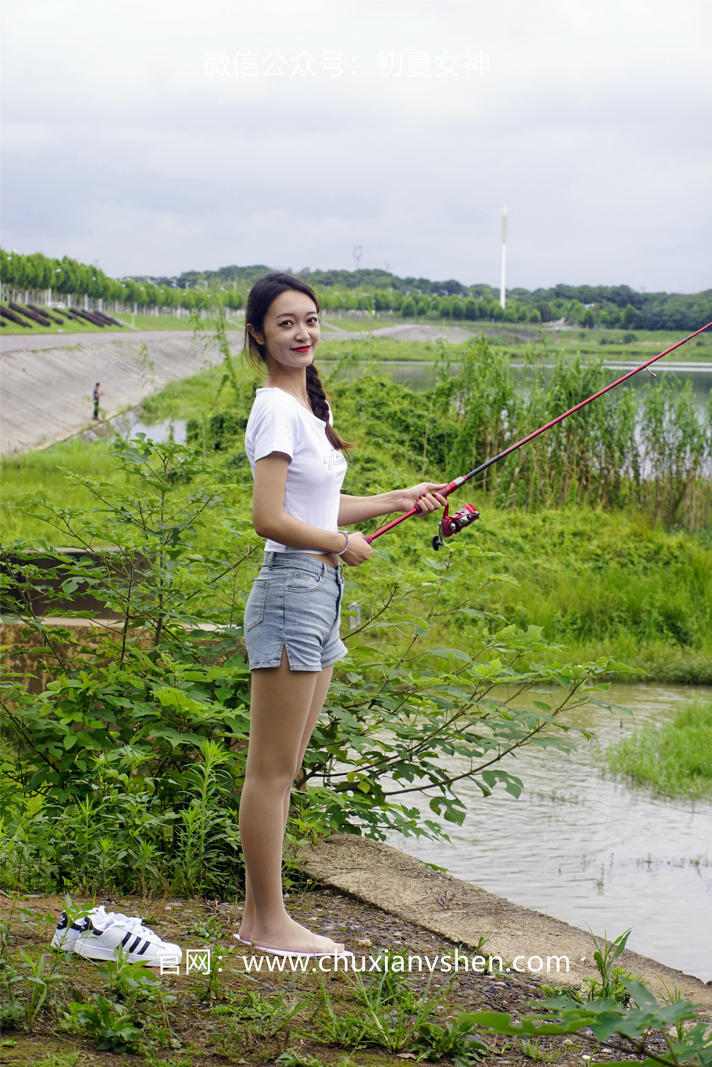 初夏女神 NO.233 依依~《新手钓鱼》七月你好，天下钓友是一家 [114P1V 3.95 GB]_第5集