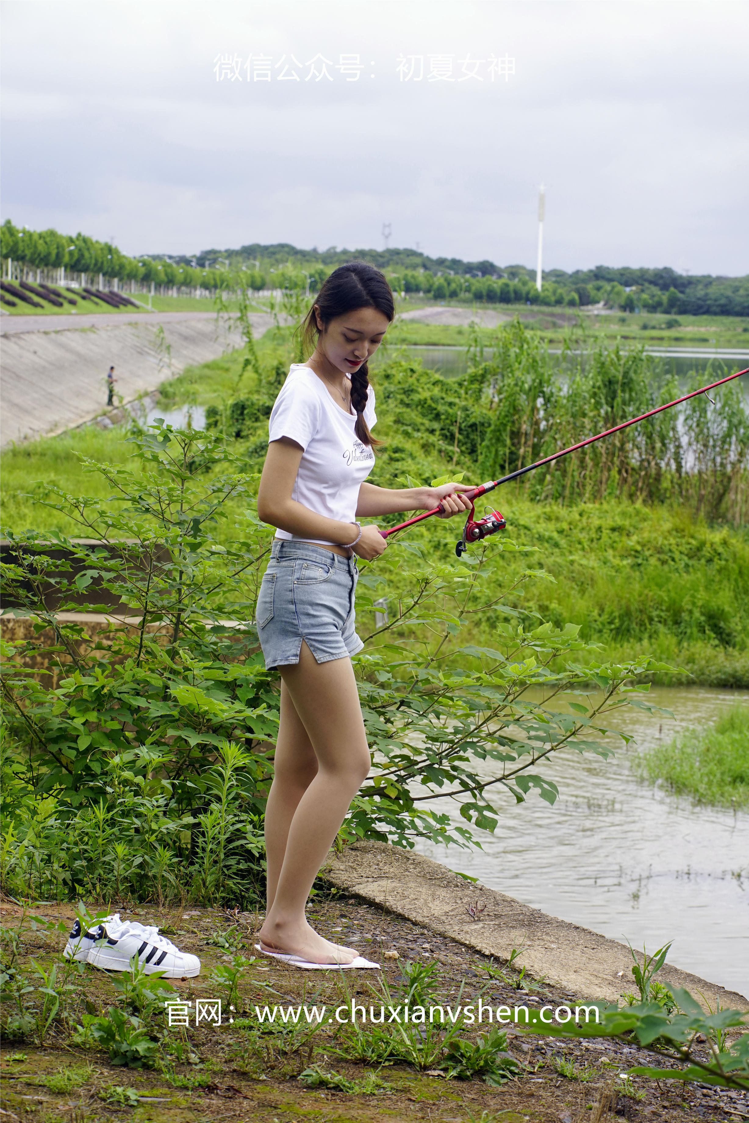 初夏女神 NO.233 依依~《新手钓鱼》七月你好，天下钓友是一家 [114P1V 3.95 GB]_第5集