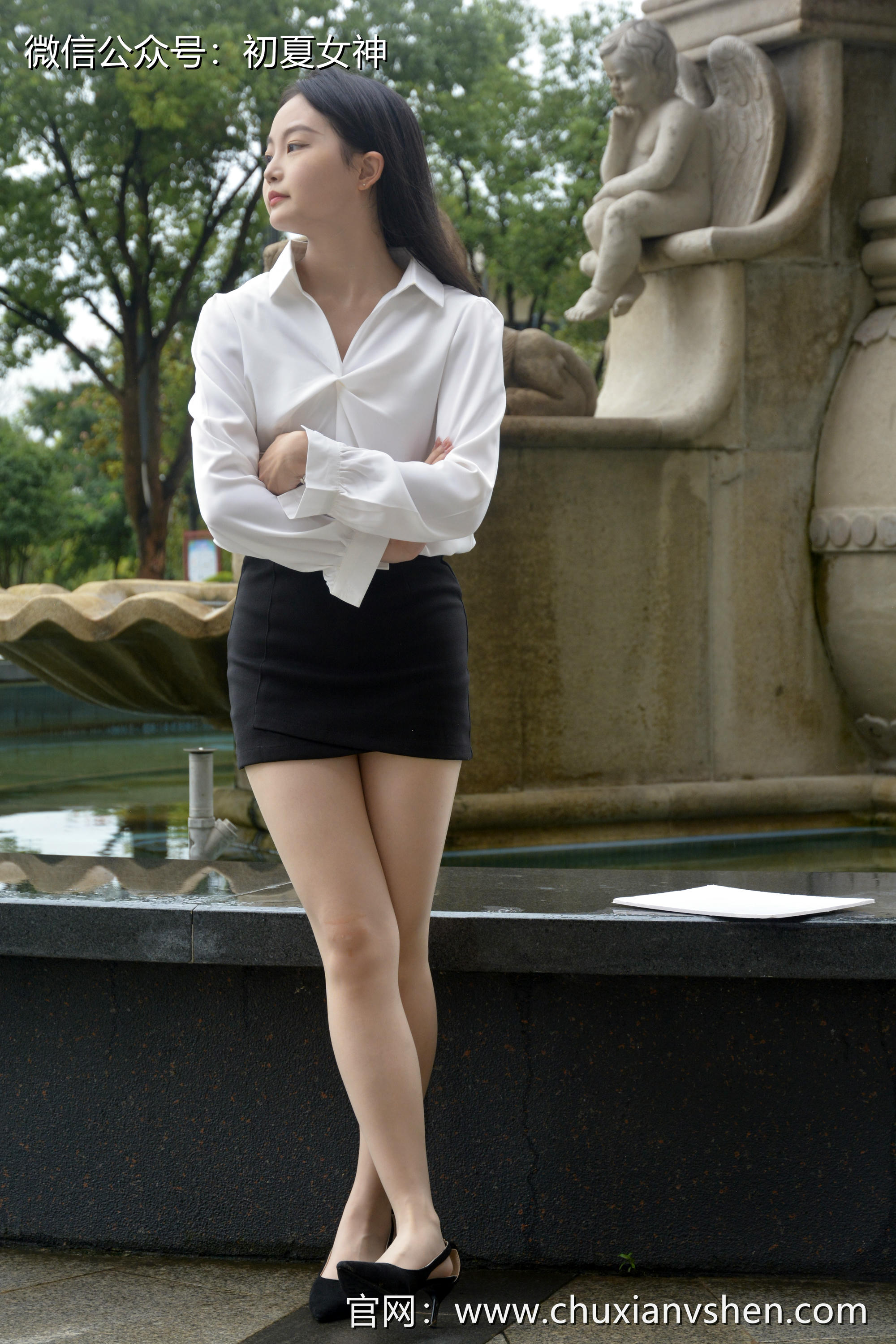 初夏女神 NO.235 双双~【兼职车模】毕业前体验一下职业装的味道 [160P1V 5.90 GB]_第1集