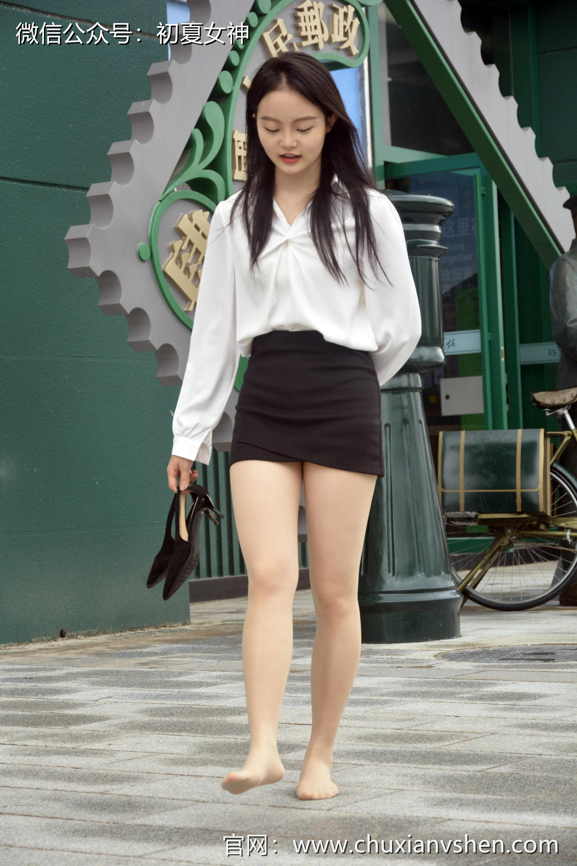 初夏女神 NO.235 双双~【兼职车模】毕业前体验一下职业装的味道 [160P1V 5.90 GB]_第4集