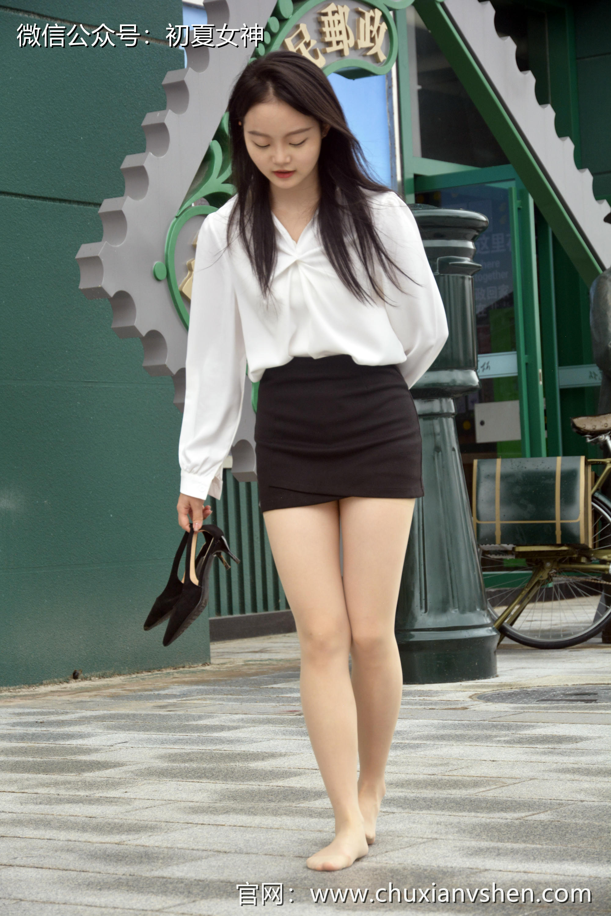 初夏女神 NO.235 双双~【兼职车模】毕业前体验一下职业装的味道 [160P1V 5.90 GB]_第4集