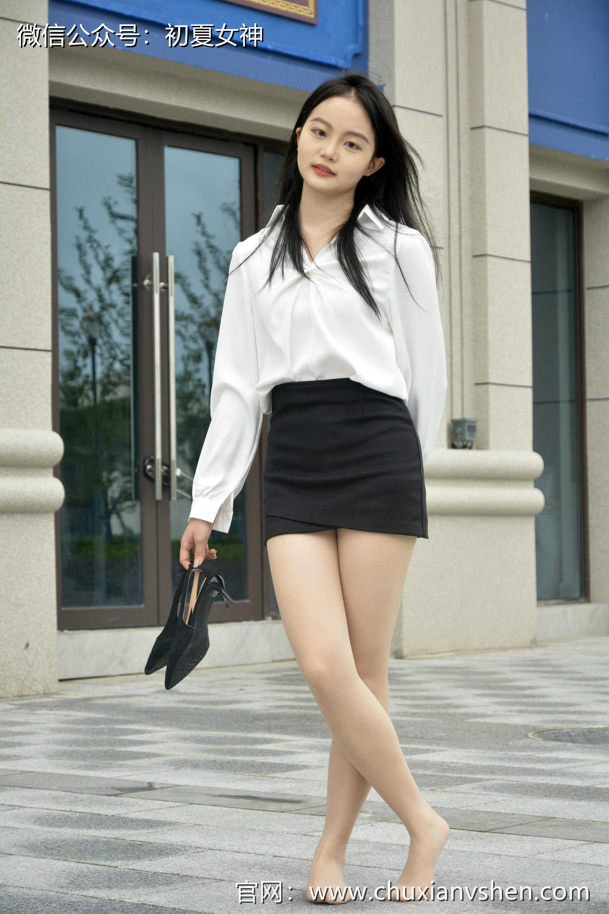 初夏女神 NO.235 双双~【兼职车模】毕业前体验一下职业装的味道 [160P1V 5.90 GB]_第4集