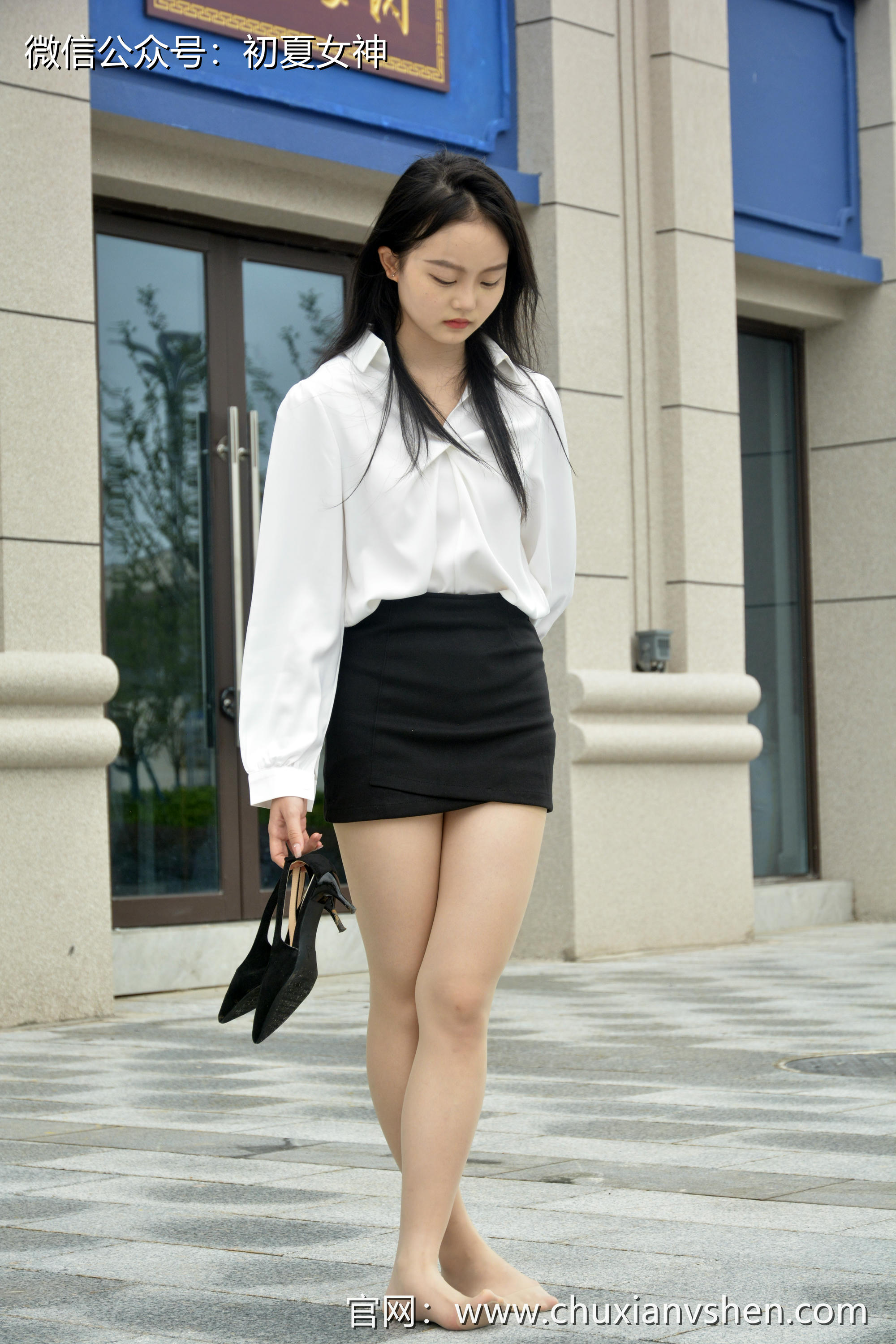 初夏女神 NO.235 双双~【兼职车模】毕业前体验一下职业装的味道 [160P1V 5.90 GB]_第4集