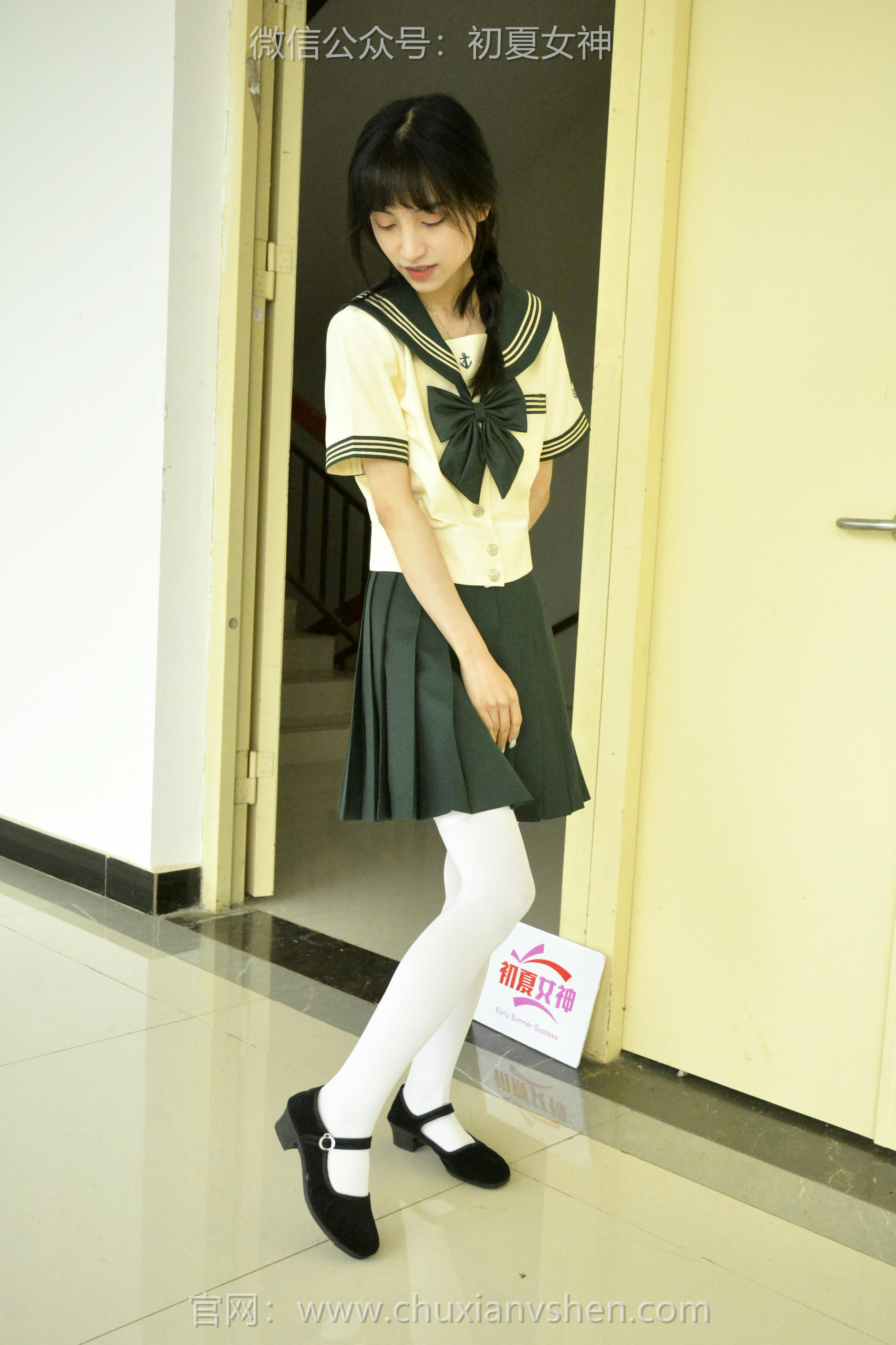 初夏女神 NO.237 柒柒~【绿色水手服】刚入手的水手服是时候展示一趟了 [140P1V 4.76 GB]_第4集