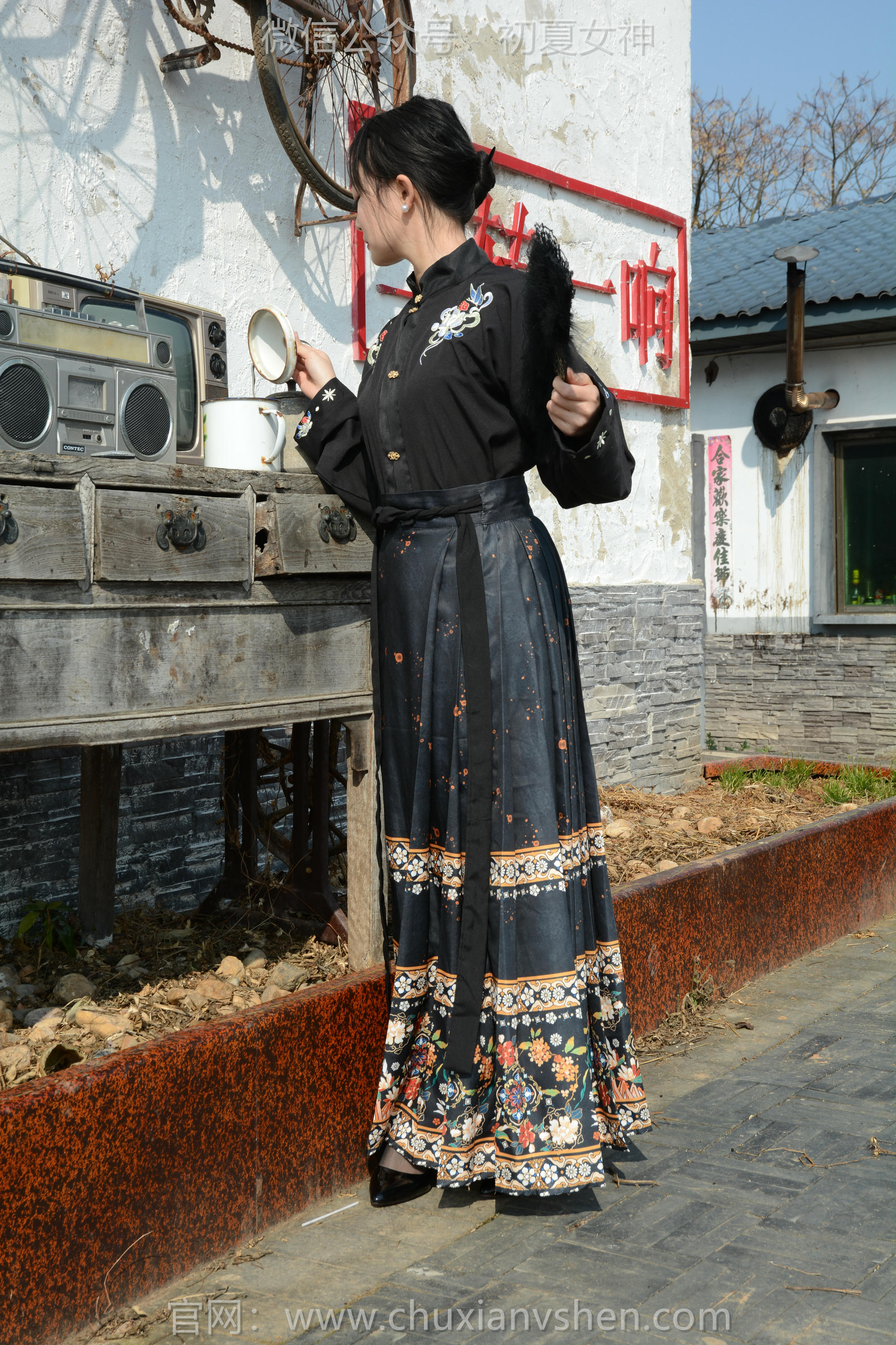 初夏女神 NO.238 双双~【黑色马面裙】这套我不管怎样都得端庄大气点，压制内心的小宇宙 [140P2V 3.63 GB]_第1集