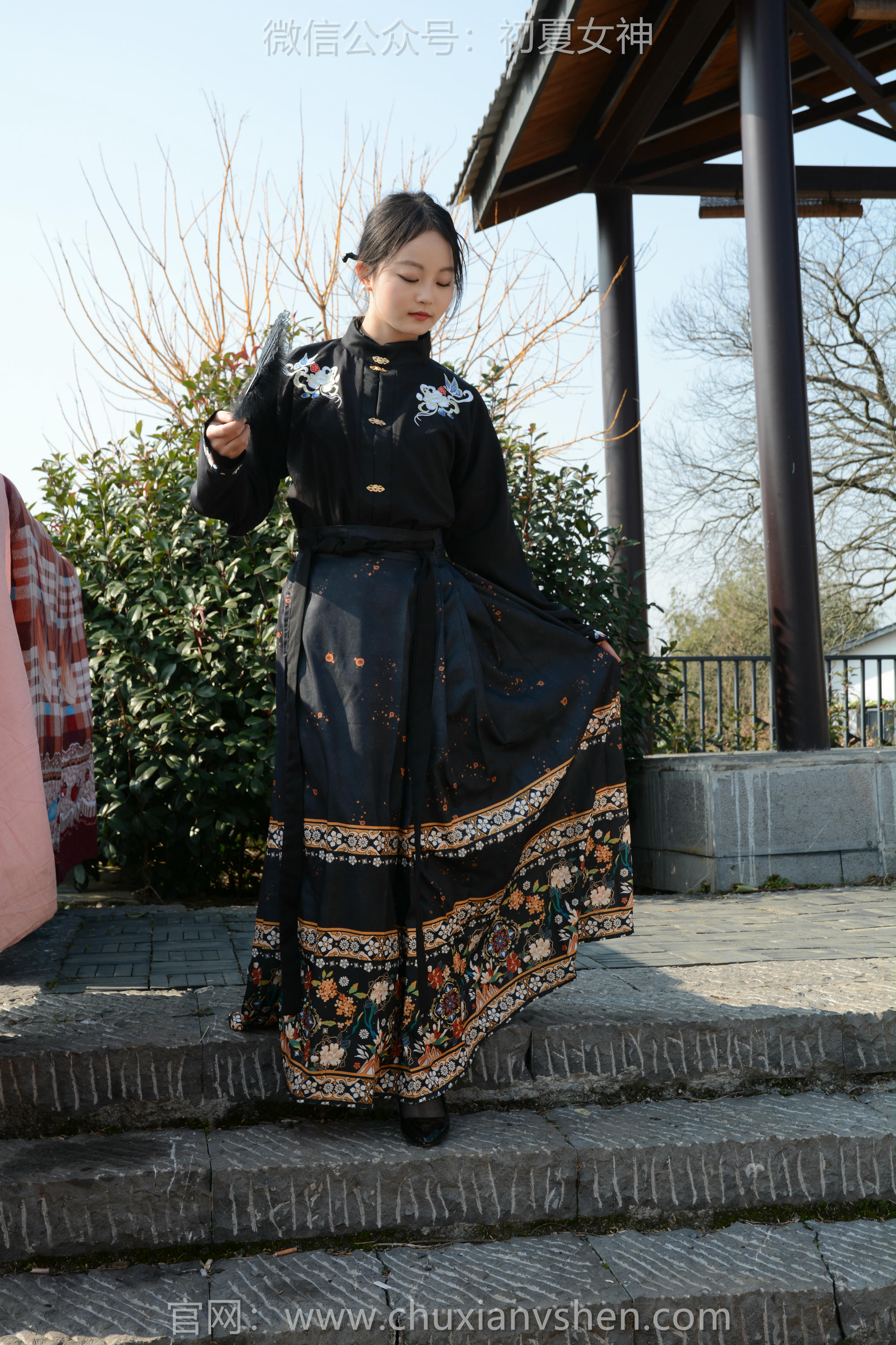 初夏女神 NO.238 双双~【黑色马面裙】这套我不管怎样都得端庄大气点，压制内心的小宇宙 [140P2V 3.63 GB]_第5集