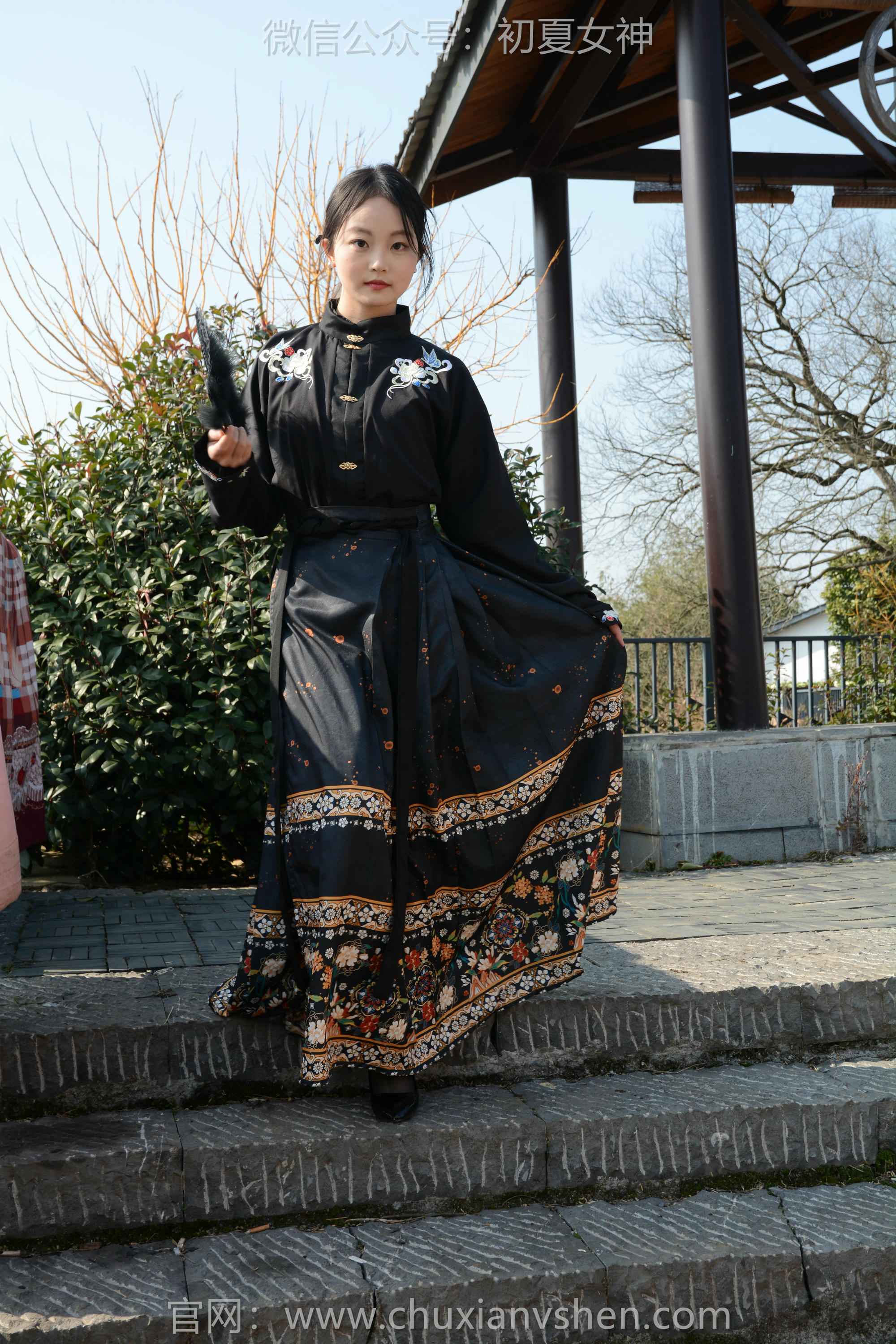 初夏女神 NO.238 双双~【黑色马面裙】这套我不管怎样都得端庄大气点，压制内心的小宇宙 [140P2V 3.63 GB]_第6集