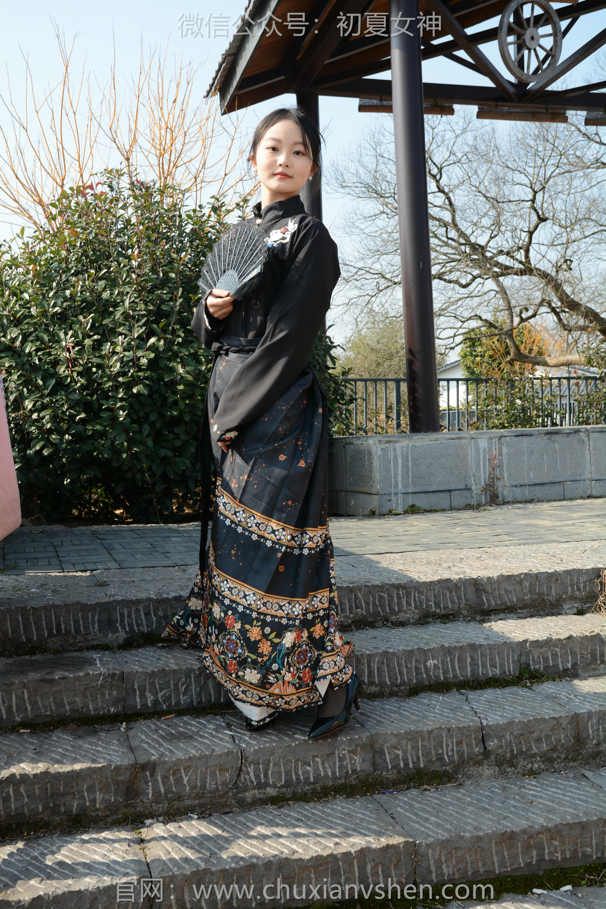 初夏女神 NO.238 双双~【黑色马面裙】这套我不管怎样都得端庄大气点，压制内心的小宇宙 [140P2V 3.63 GB]_第6集