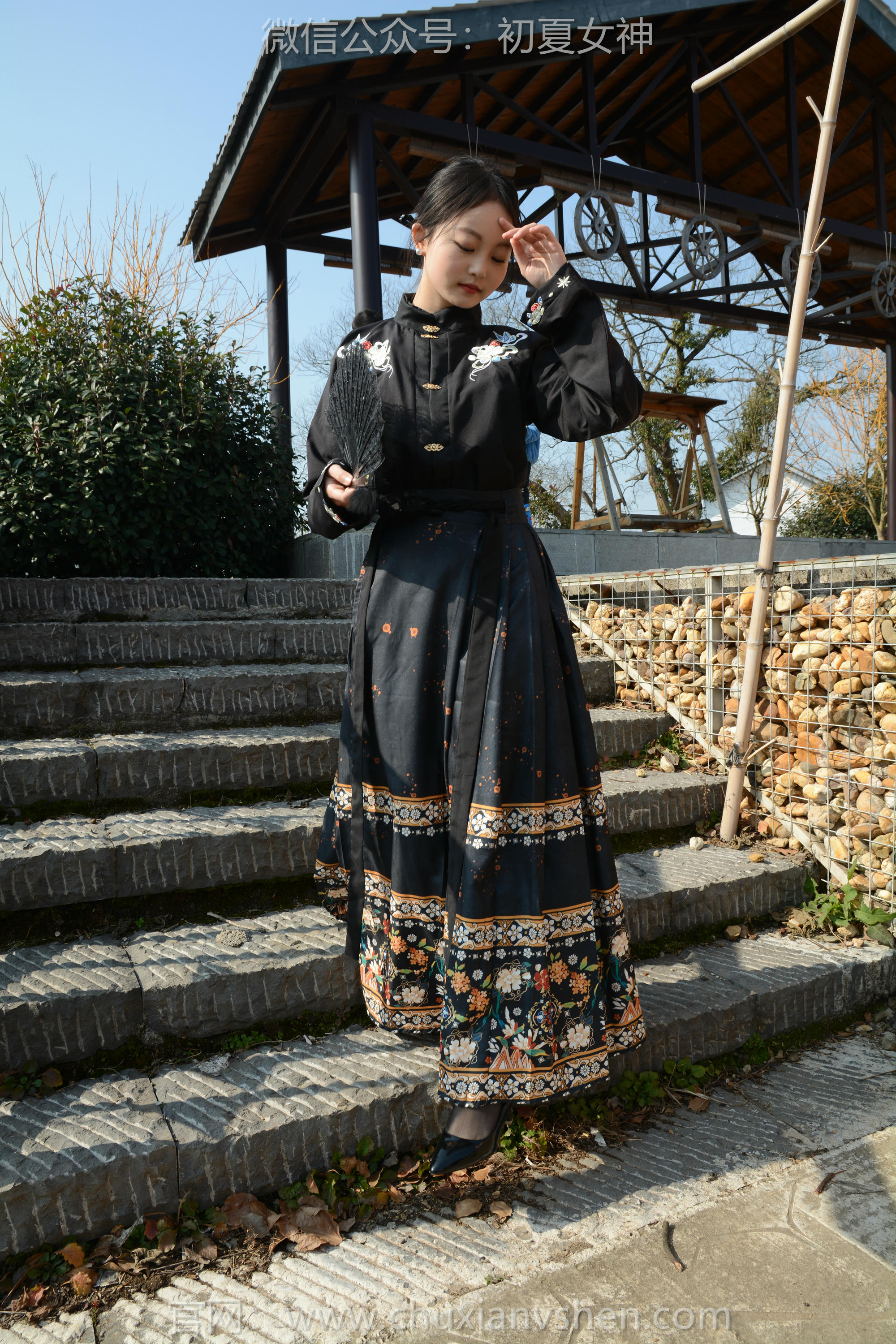 初夏女神 NO.238 双双~【黑色马面裙】这套我不管怎样都得端庄大气点，压制内心的小宇宙 [140P2V 3.63 GB]_第6集