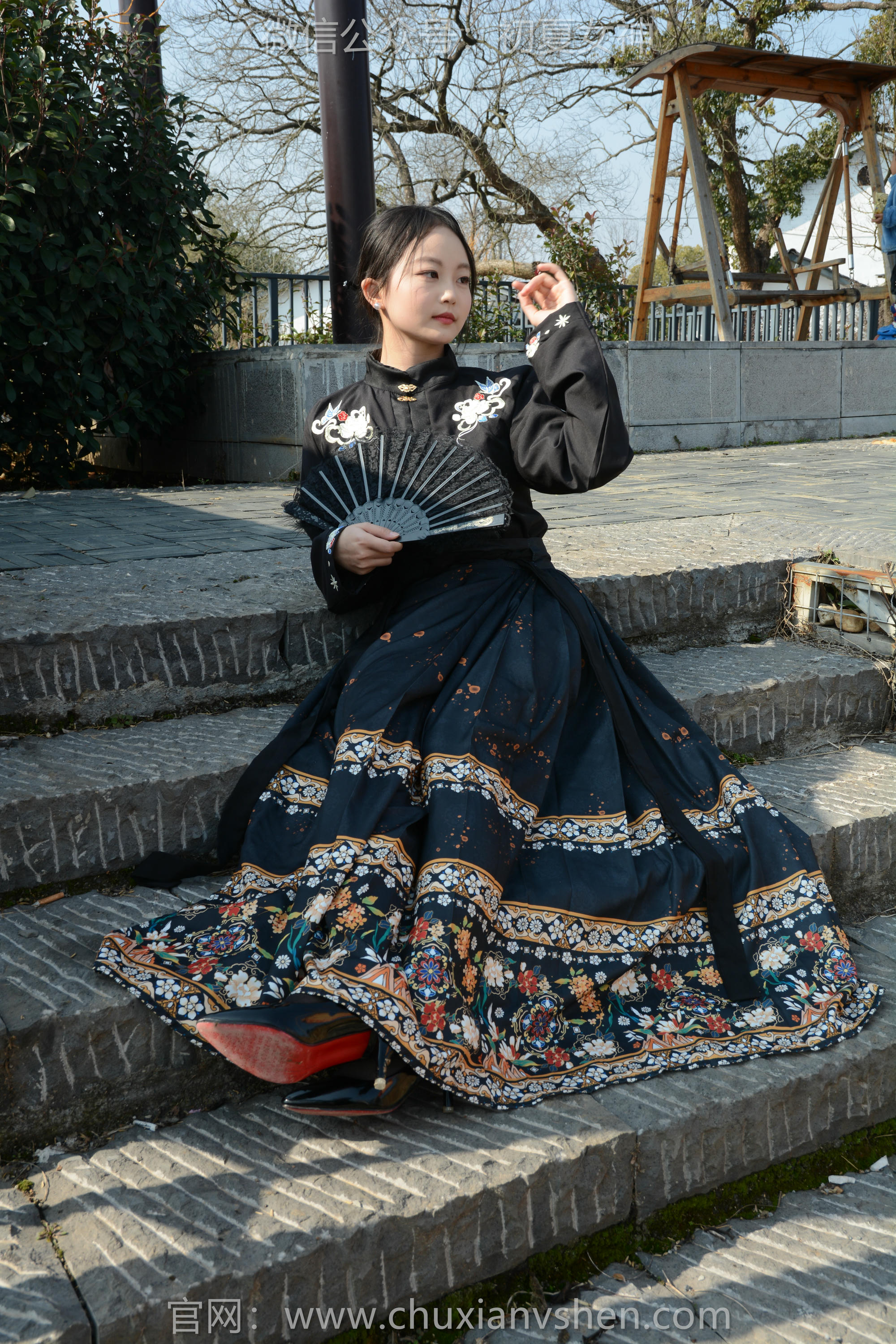 初夏女神 NO.238 双双~【黑色马面裙】这套我不管怎样都得端庄大气点，压制内心的小宇宙 [140P2V 3.63 GB]_第6集